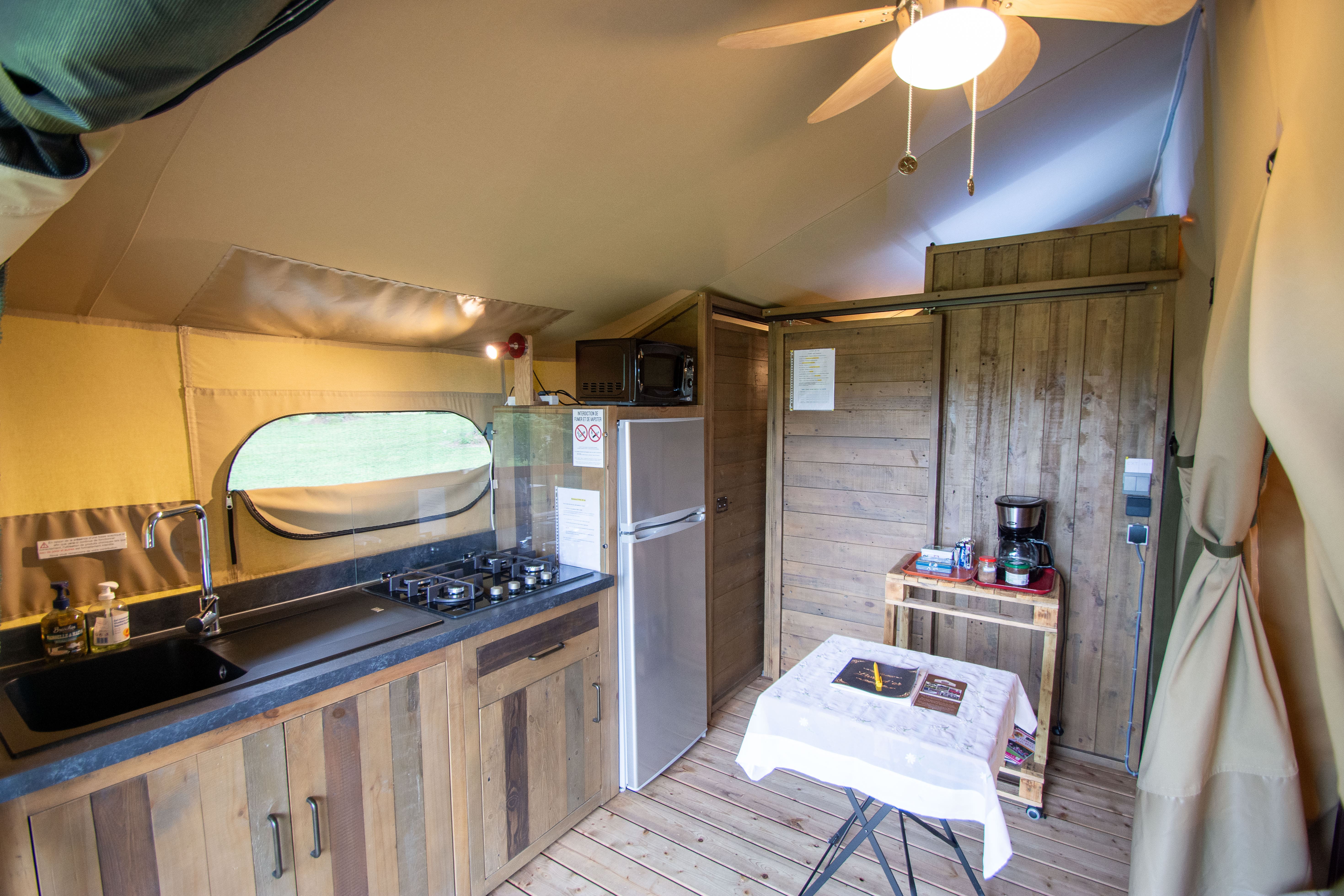 Vivez l'expérience d'un lodge safari au cœur des Midi-Pyrénées à Manciet — détail architectural
