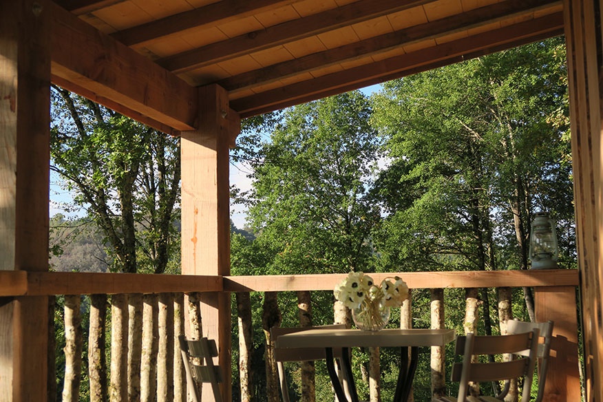 Cabane Tilleul — Cabane sur pilotis avec spa à Puy-de-Dôme à Clermont-Ferrand — espace de vie