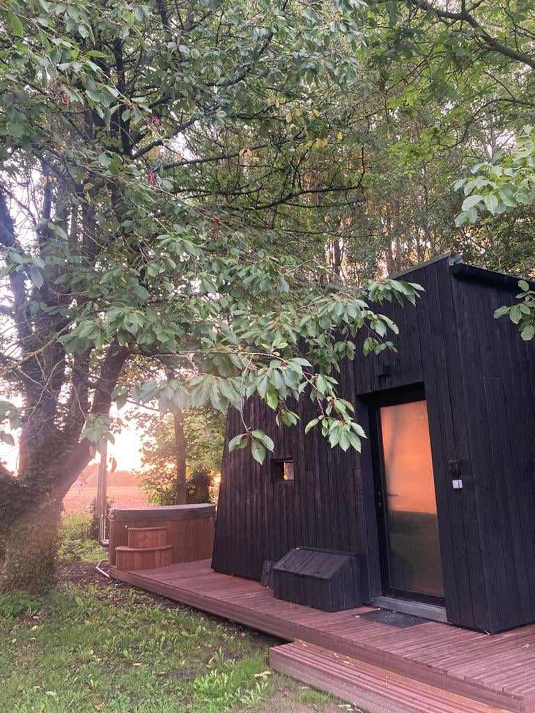 Une cabane au cœur de la nature avec spa privatif à Willems — salle de bain