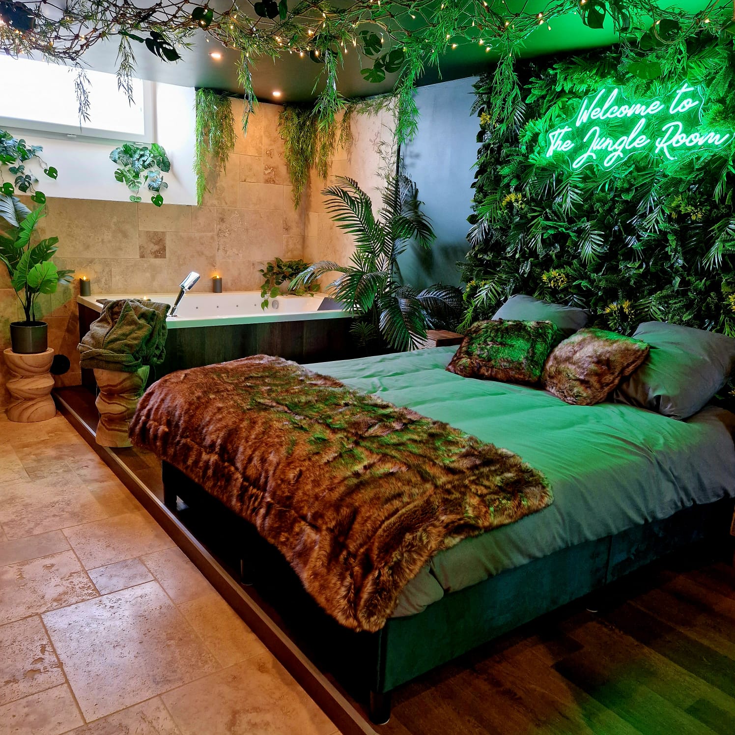 Jungle Room & Spa — Hébergement insolite avec balnéothérapie à Puy-de-Dôme à Orcines — cuisine