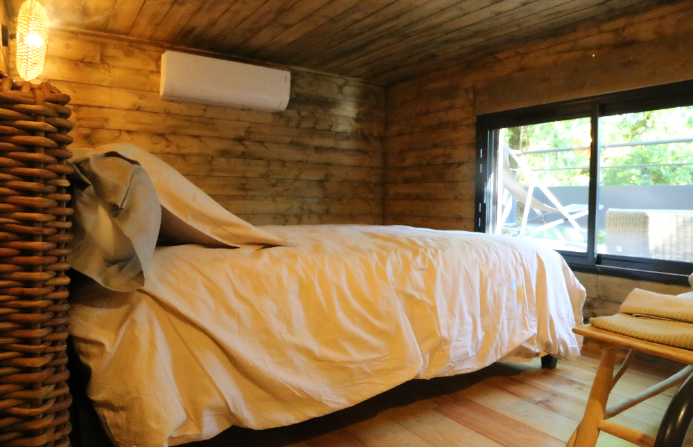 La Cabane Spa des Truffiers — Cabane avec spa à Dordogne à Coursac — détail architectural