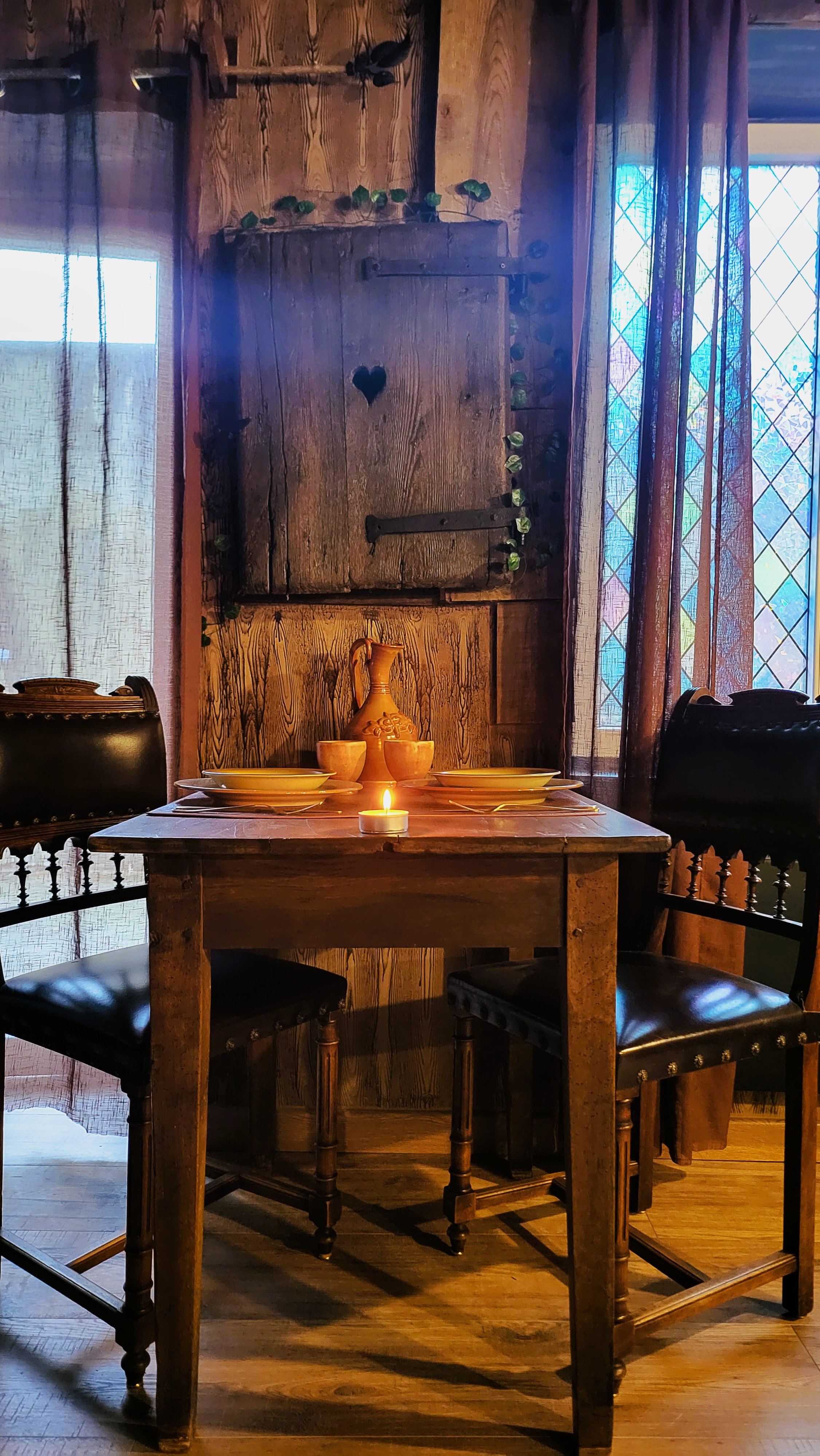 L'Auberge du Trône — Chambre à thème avec jacuzzi à Loire à Saint-Étienne — vue depuis la terrasse