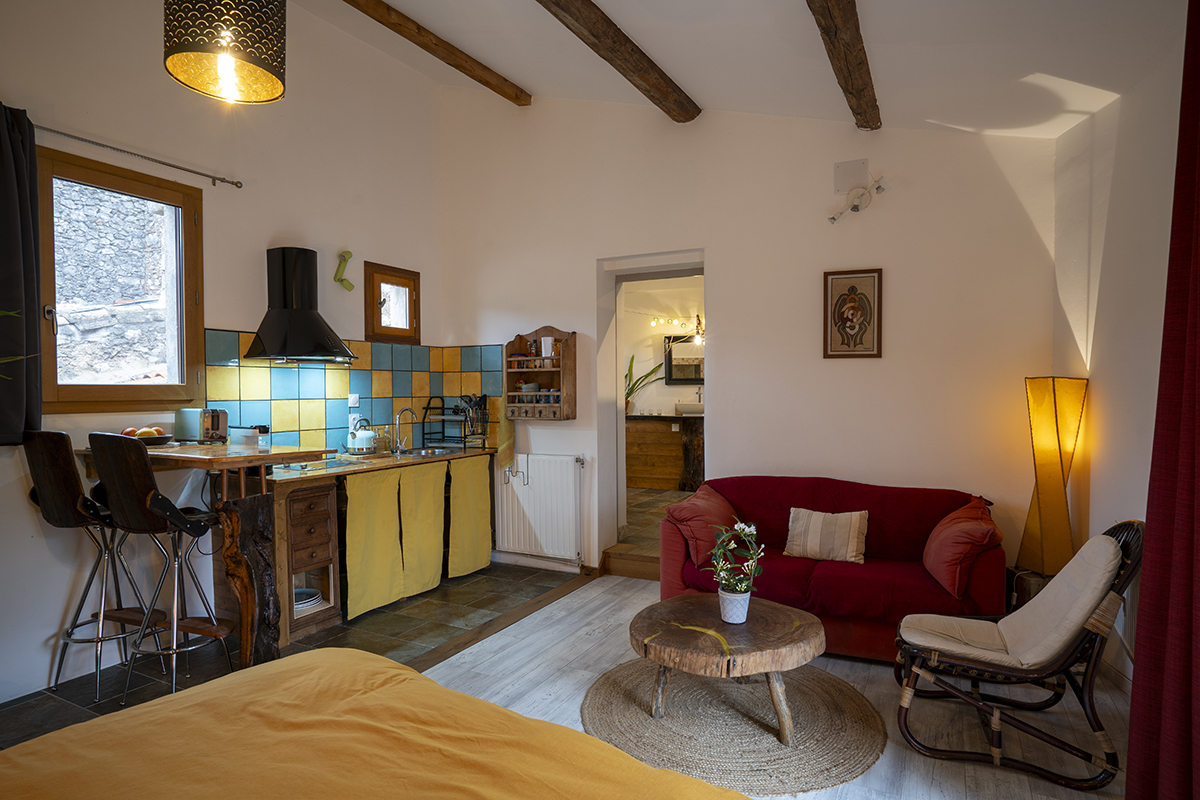 Le Nid de la Buèges : une maisonnette avec balnéo en Languedoc-Roussillon à Pégairolles-De-Buèges — vue depuis la terrasse