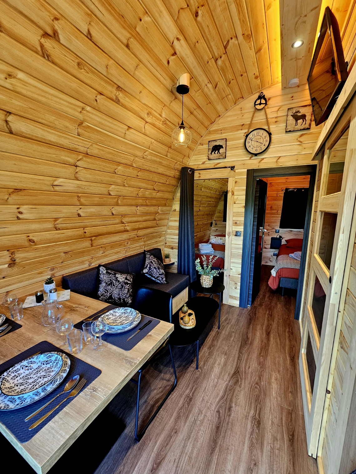 Pod ÉLAN — Séjour insolite avec spa à Rainville (Vosges) à Rainville — espace de vie