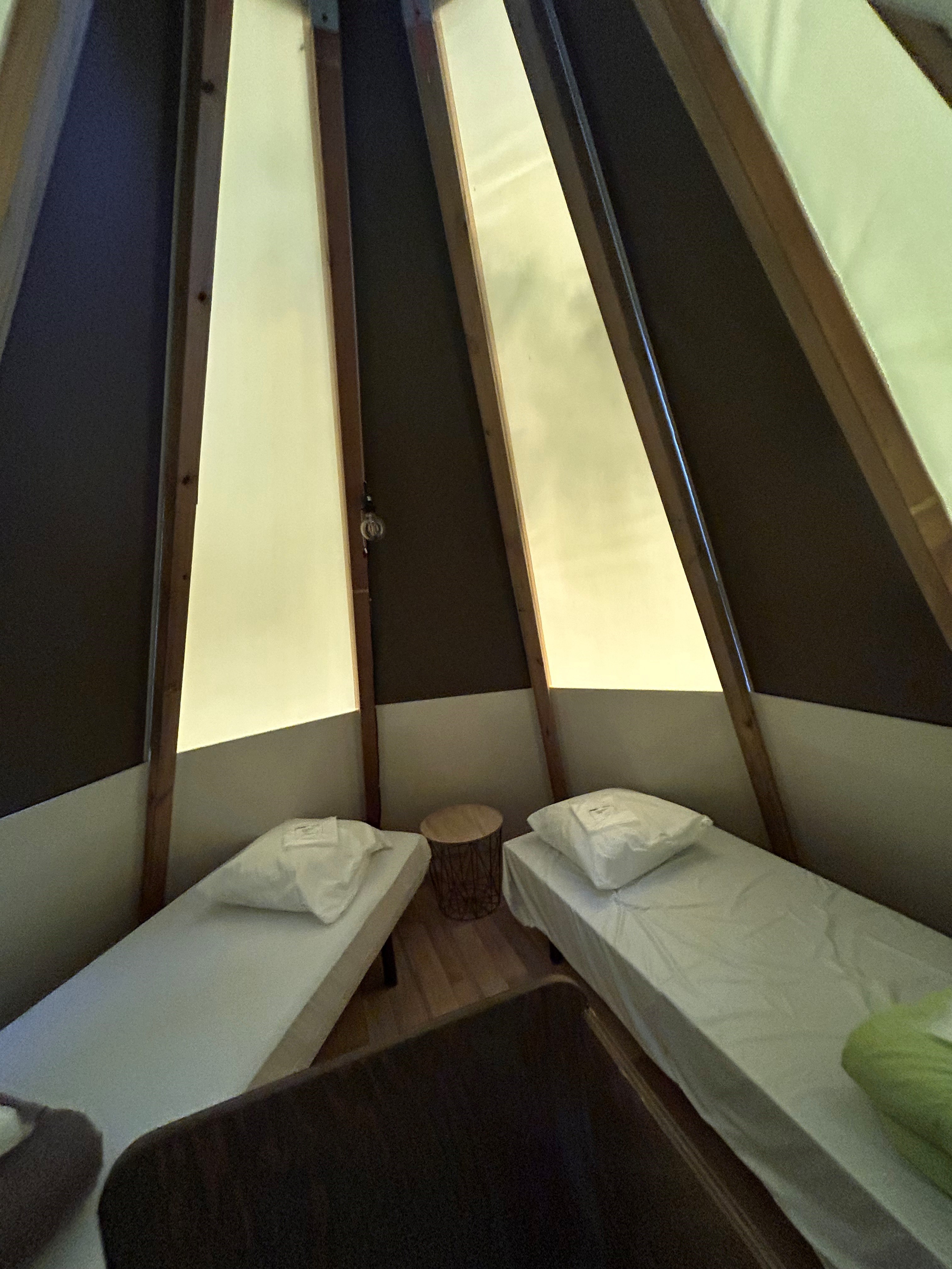 Un tipi enchanteur au cœur des Midi-Pyrénées à Thérondels — salle de bain