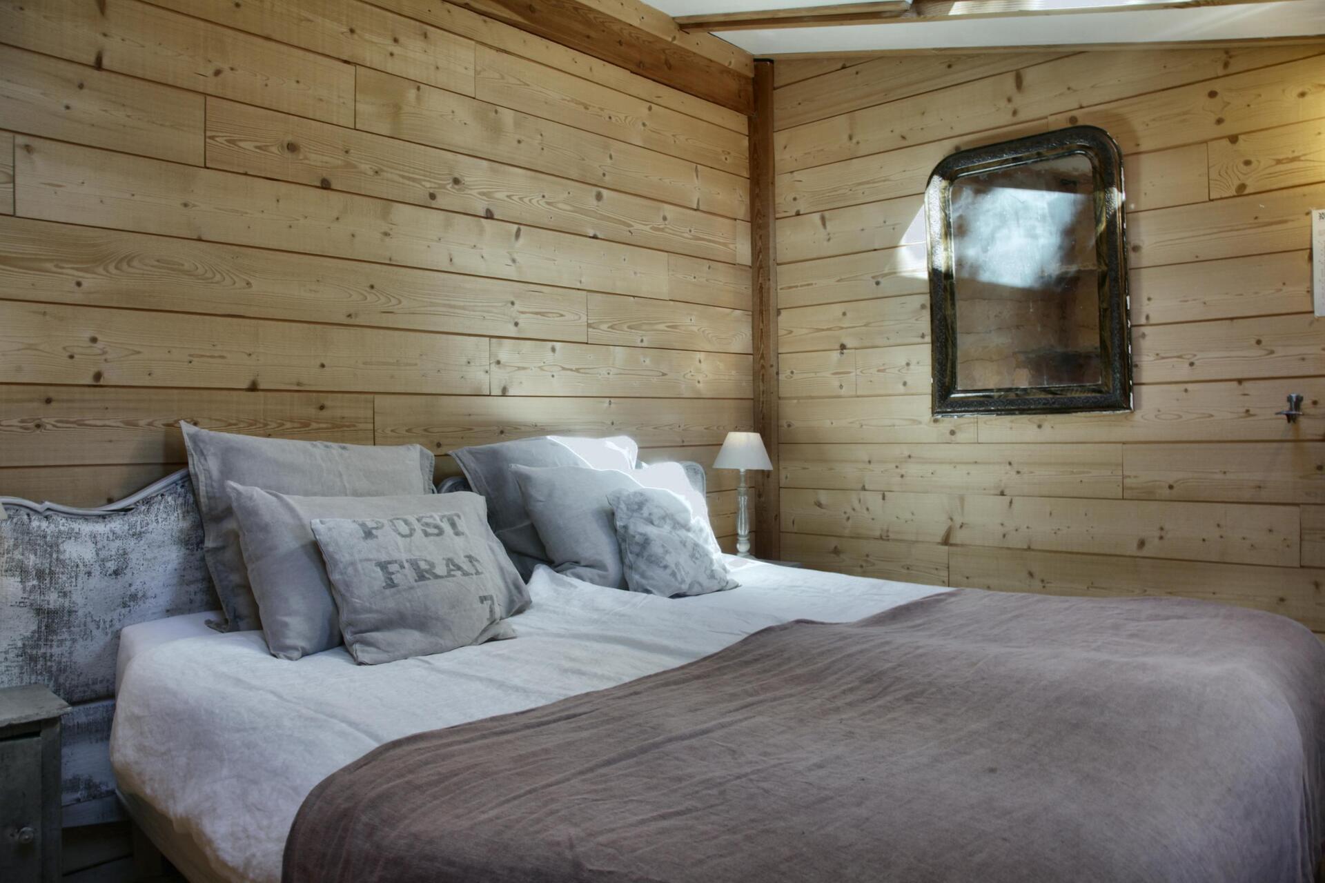 Pégase : une cabane en harmonie avec la nature à Ribeyret — vue intérieure