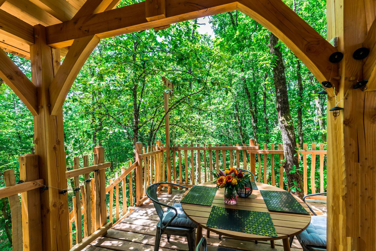 Cabane Artémis — Cabane sur pilotis avec spa à Lot-et-Garonne à Agen — espace de vie