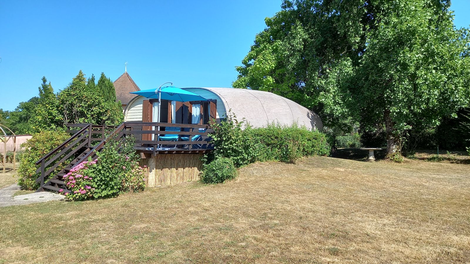 L'insolite Tonneau Creusois — Gîte rétro-chic à Creuse à Chamberaud — espace de vie