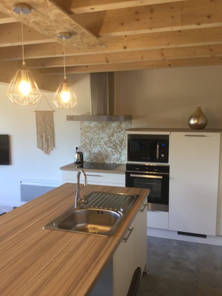 Lodge Spa Jeanne : une cabane immersive en Limousin à Palazinges — cuisine