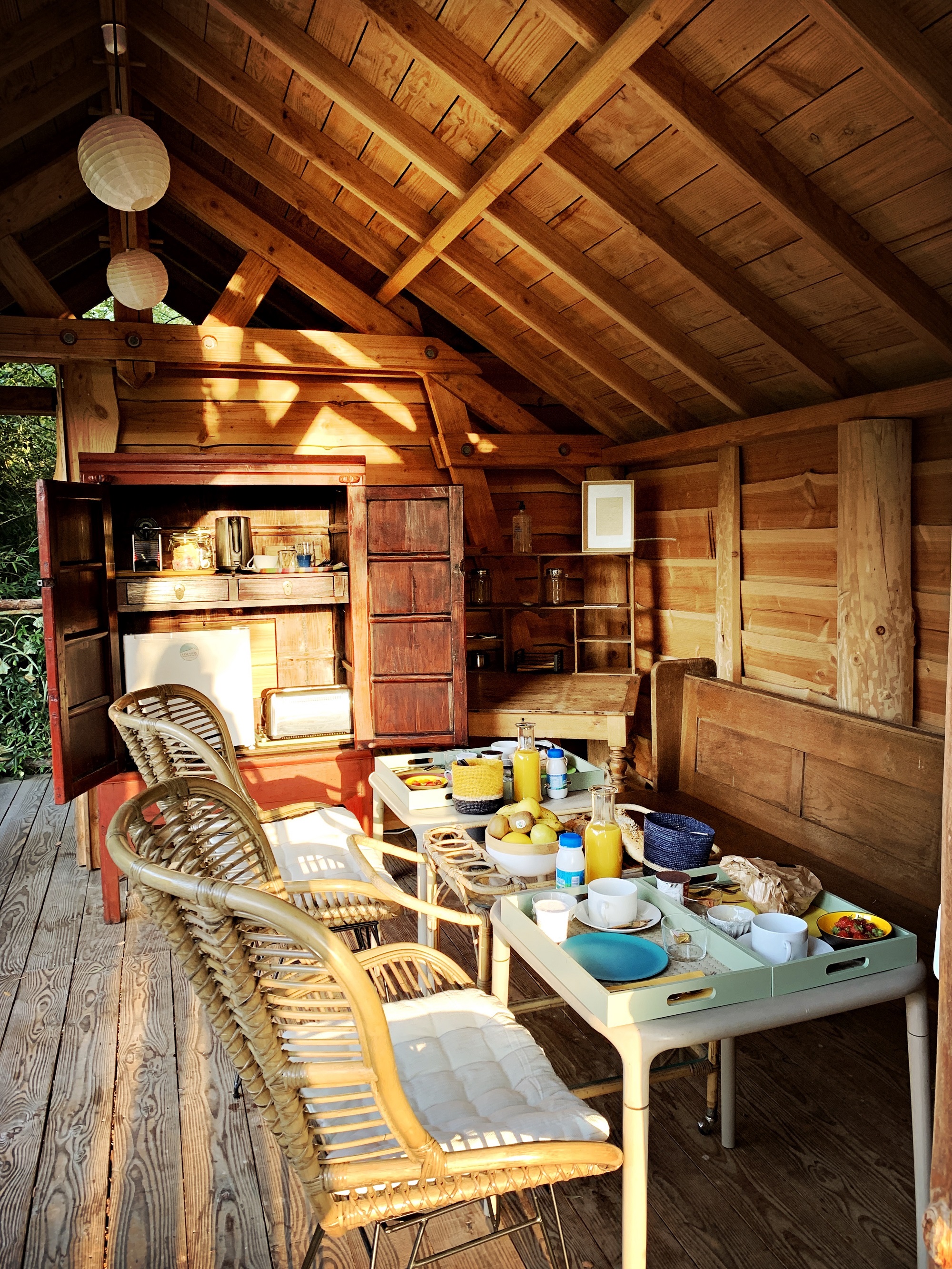 La Cabane des Grands Enfants : une expérience suspendue en Aquitaine à Urrugne — vue intérieure