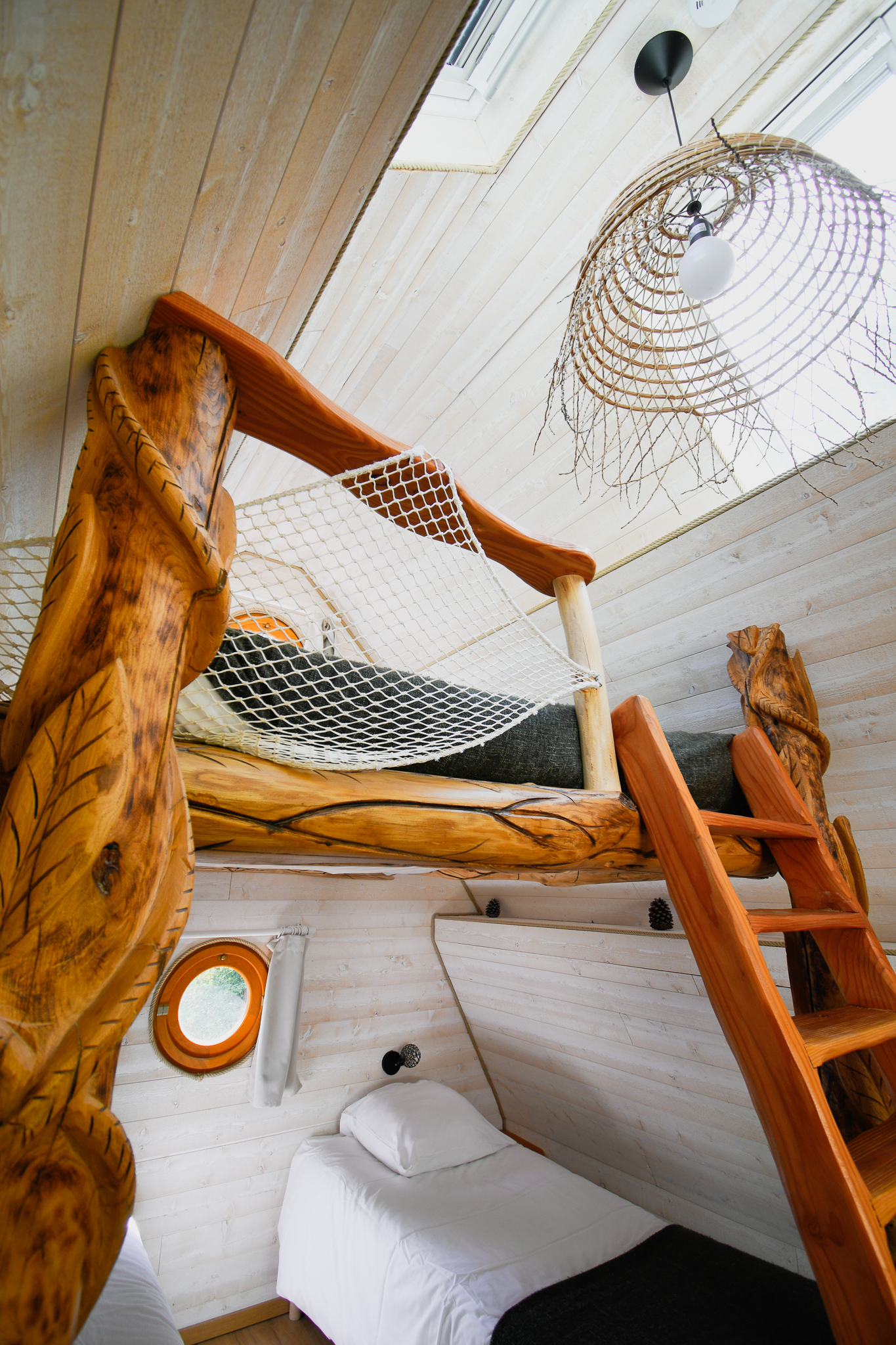 La Cabane Merveilleuse Spa : une expérience unique en Picardie à Rosoy-En-Multien — détail architectural