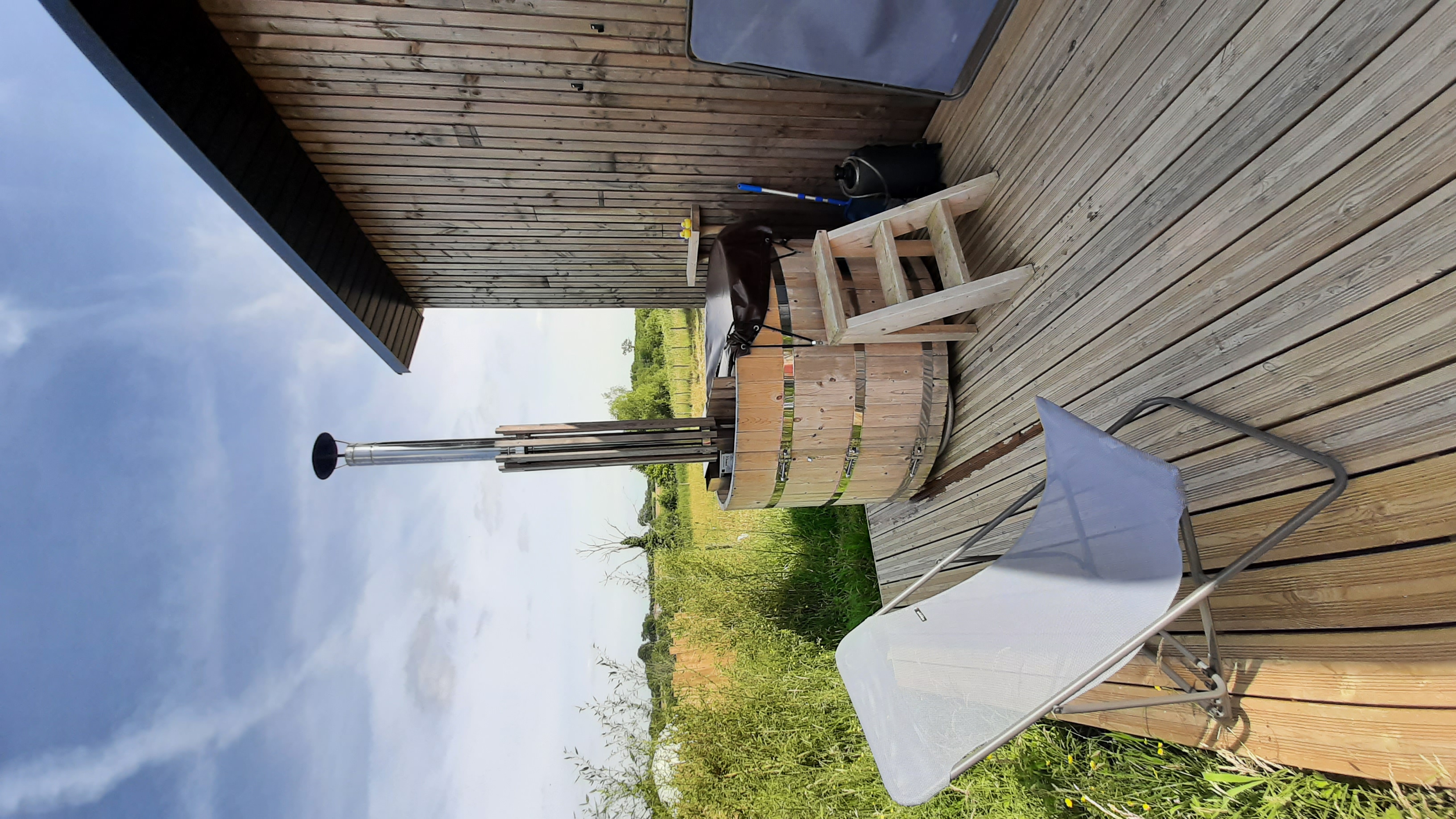 Ecolodge premium avec bain nordique privatif en pleine nature à La Robinière — vue intérieure