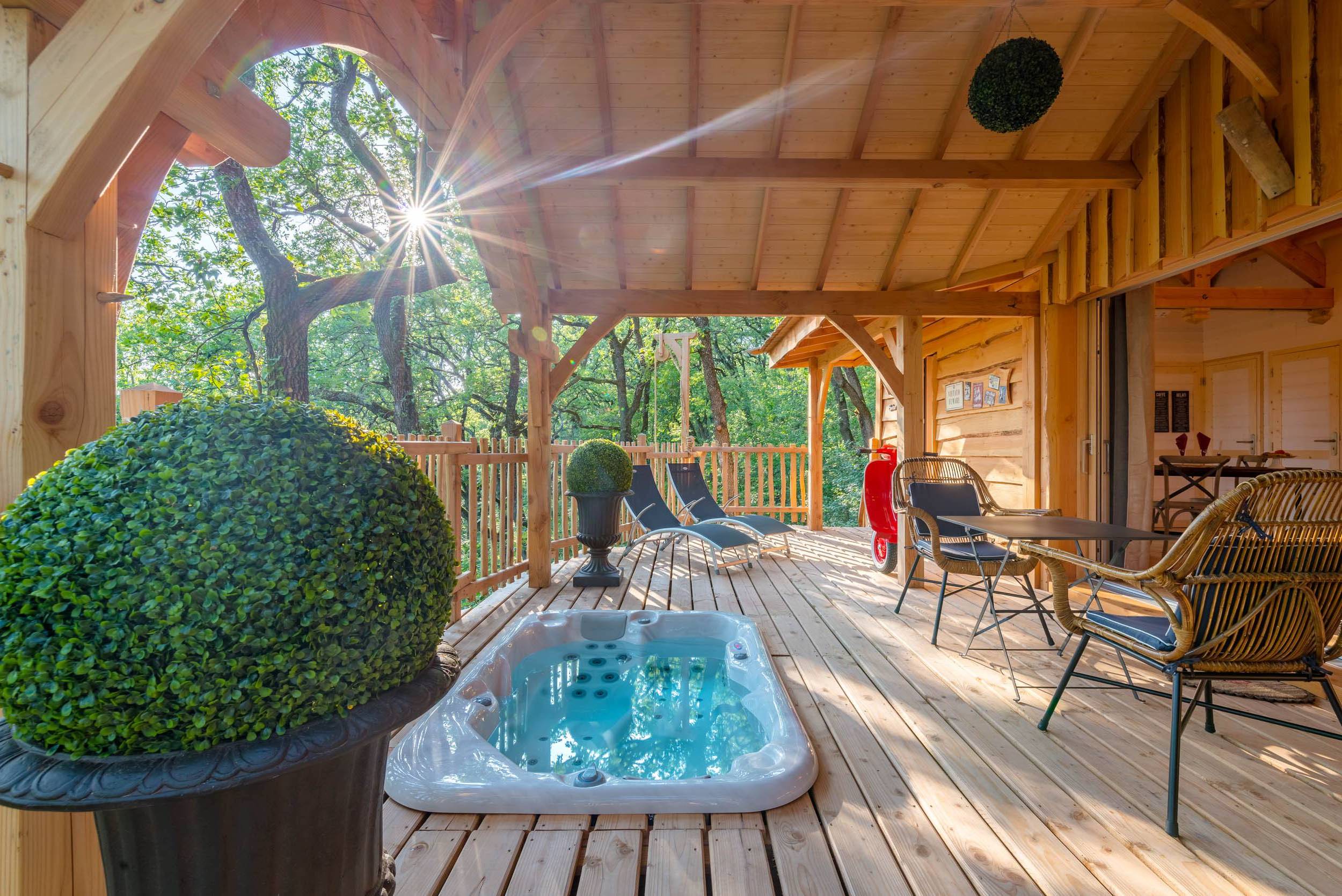 Cabane Spa Dolce Vita Prestige : une évasion dans les arbres à Clairac — salle de bain