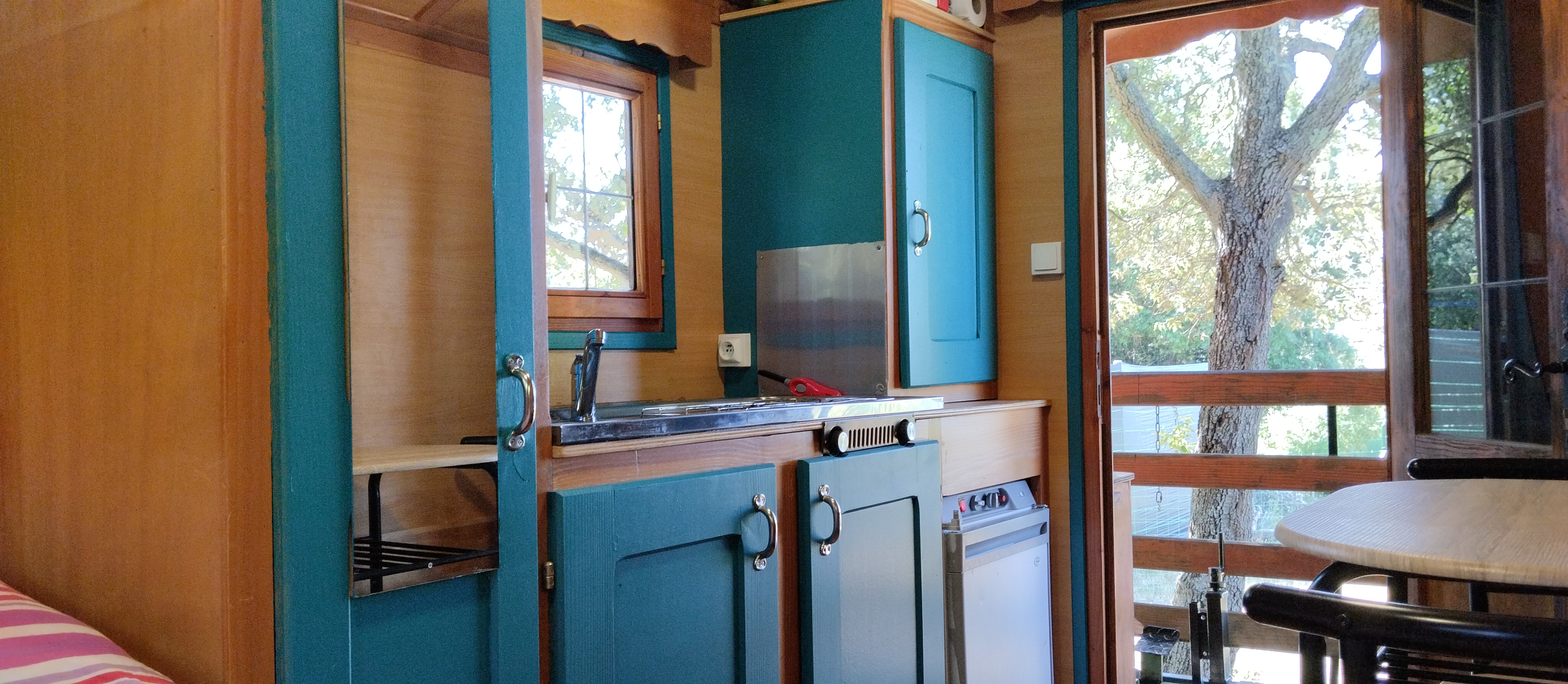 Roulotte connexion au vivant : une échappée en Provence à Esparron De Verdon — chambre