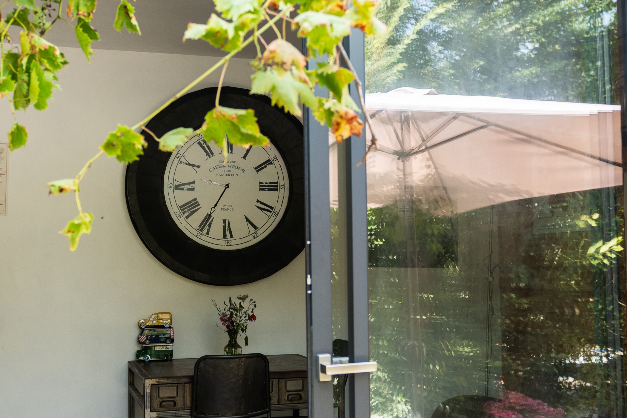 Douce France : une tiny house moderne au cœur de la nature à Le Gue D'allere — chambre