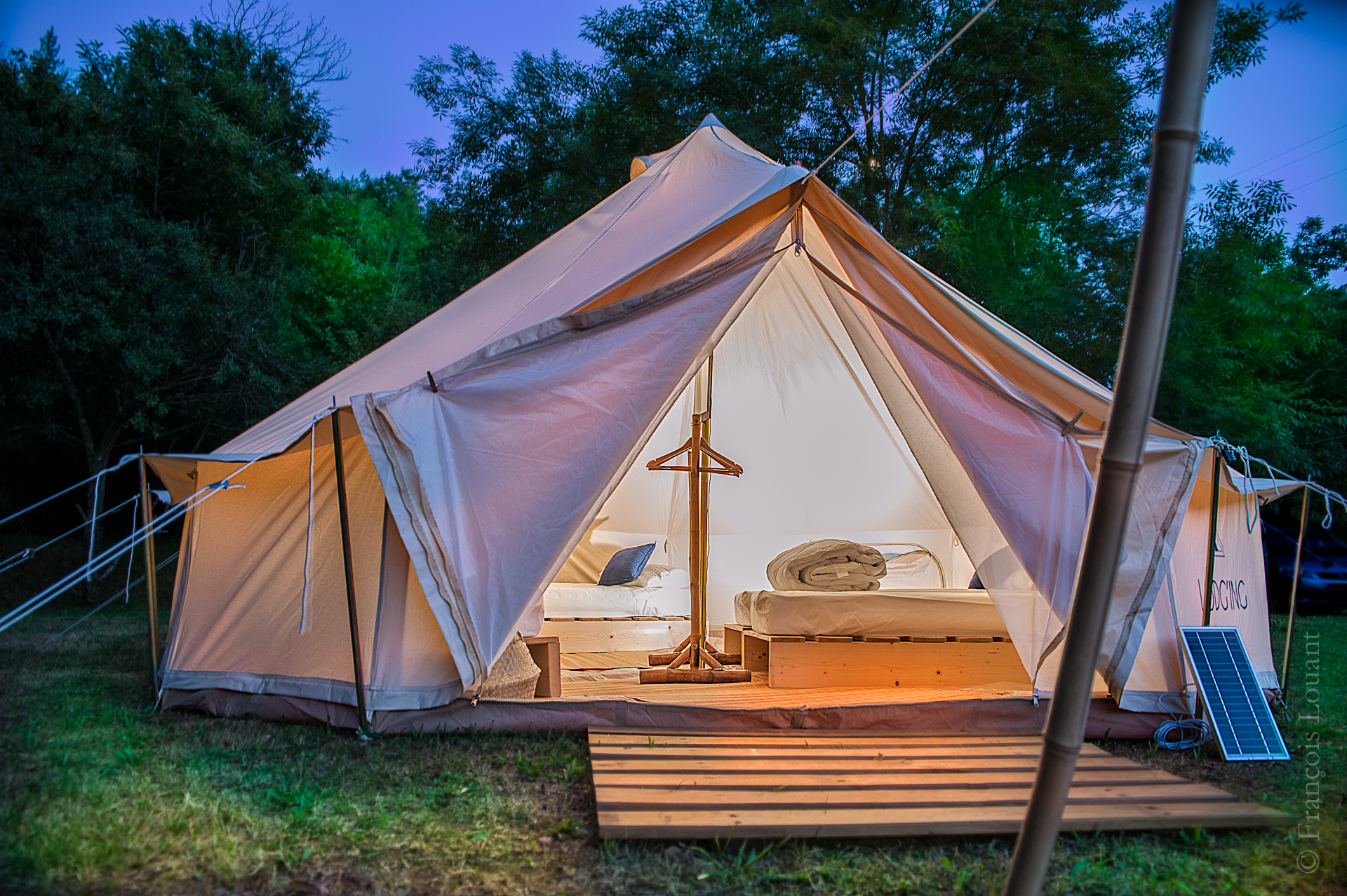 Photo 2/4 — Tente lodge « Lodge Venus — Tente lodge avec spa à Cellettes (Loir-et-Cher) » à Cellettes Loir-et-Cher