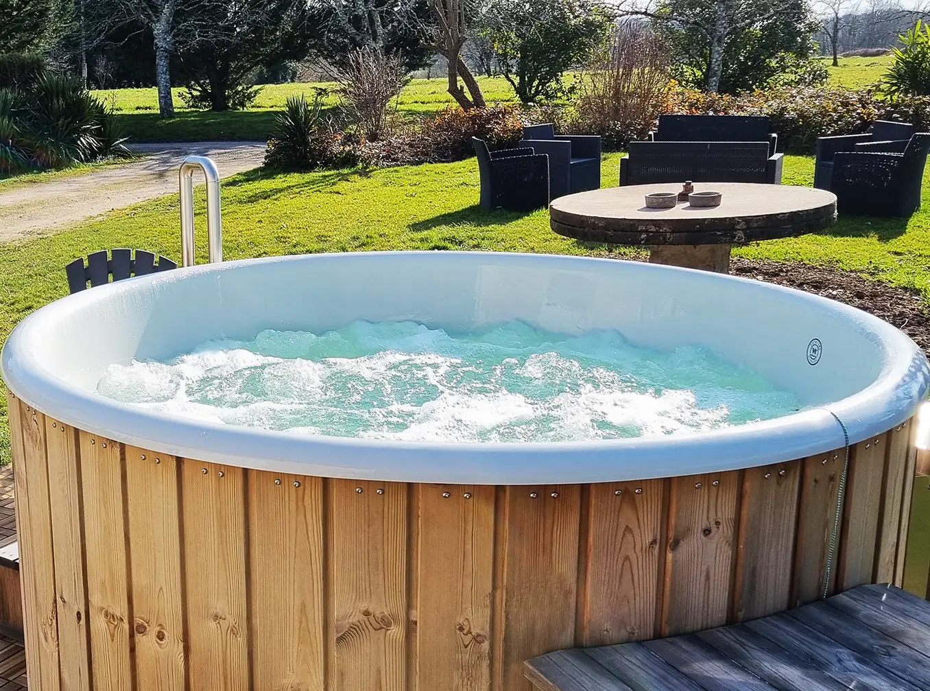 Gite La Petite Clavelie — Maison avec Spa à Dordogne