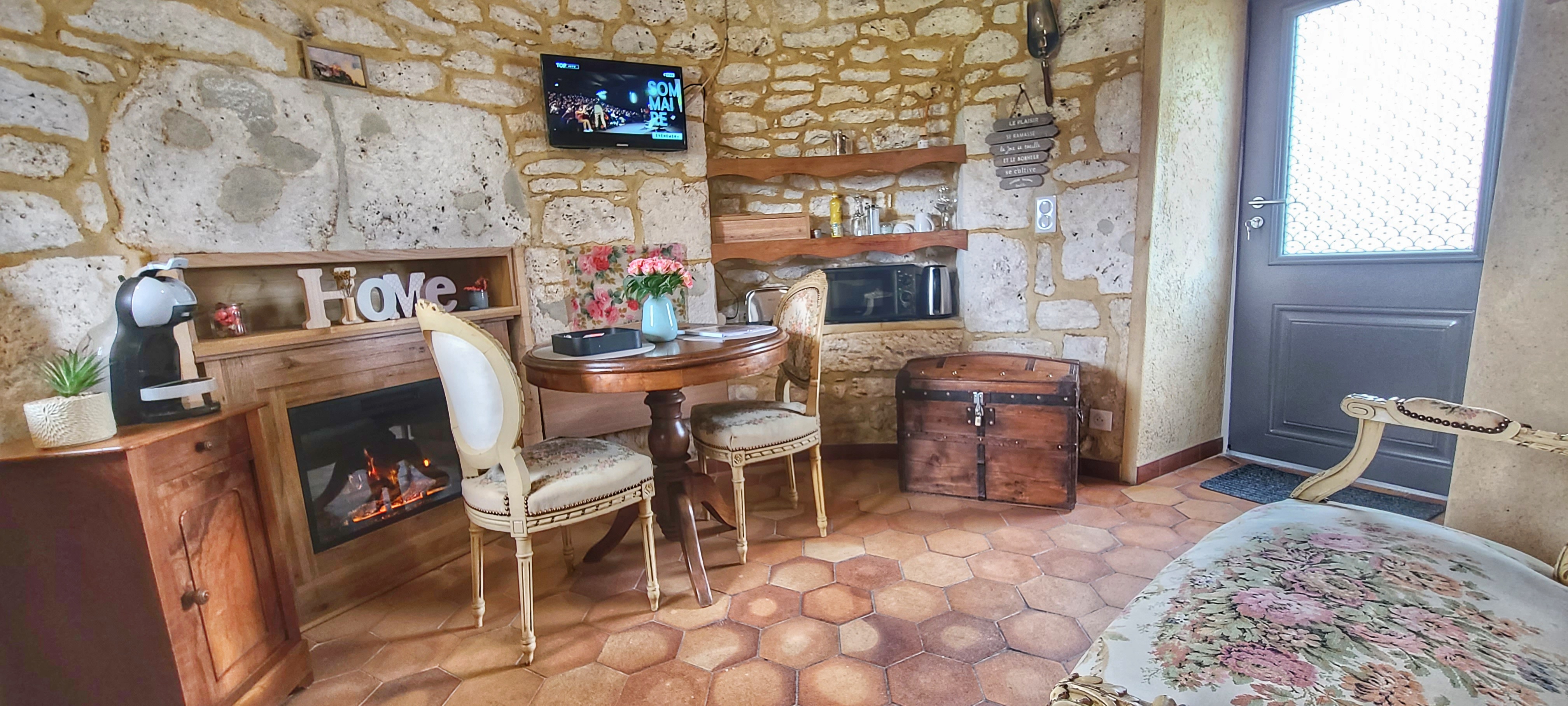 Moulin de Loubatière — Séjour romantique avec vue panoramique à Roquecor (Tarn-et-Garonne) à Roquecor — chambre
