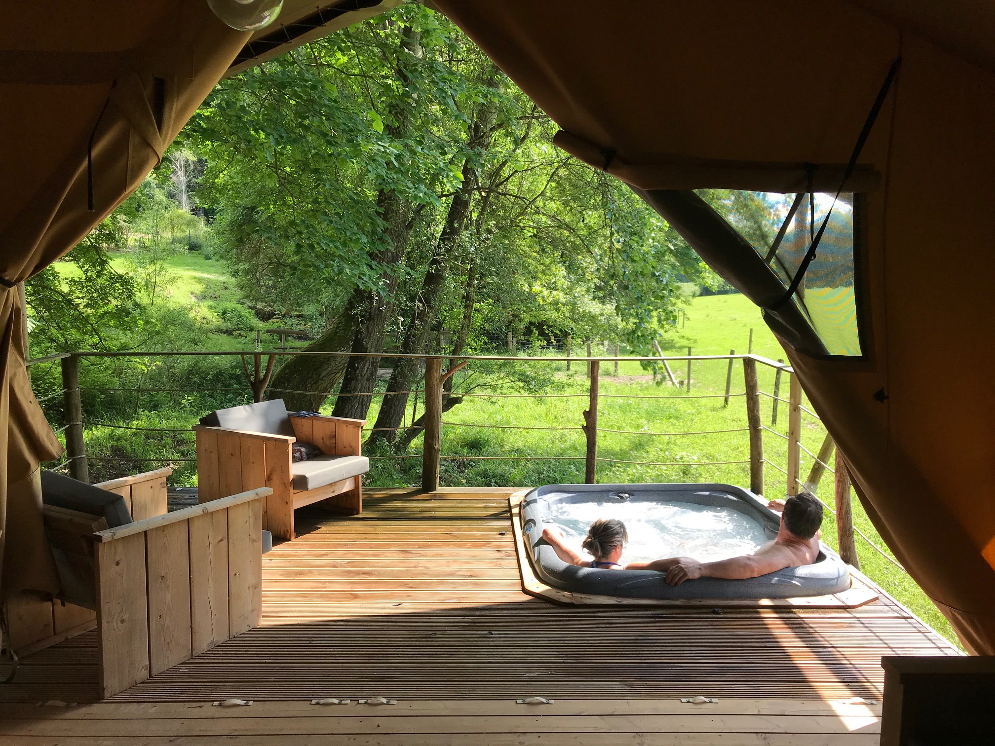 Lodge Spa du Ruisseau : une expérience immersive en pleine nature à Descartes — espace de vie