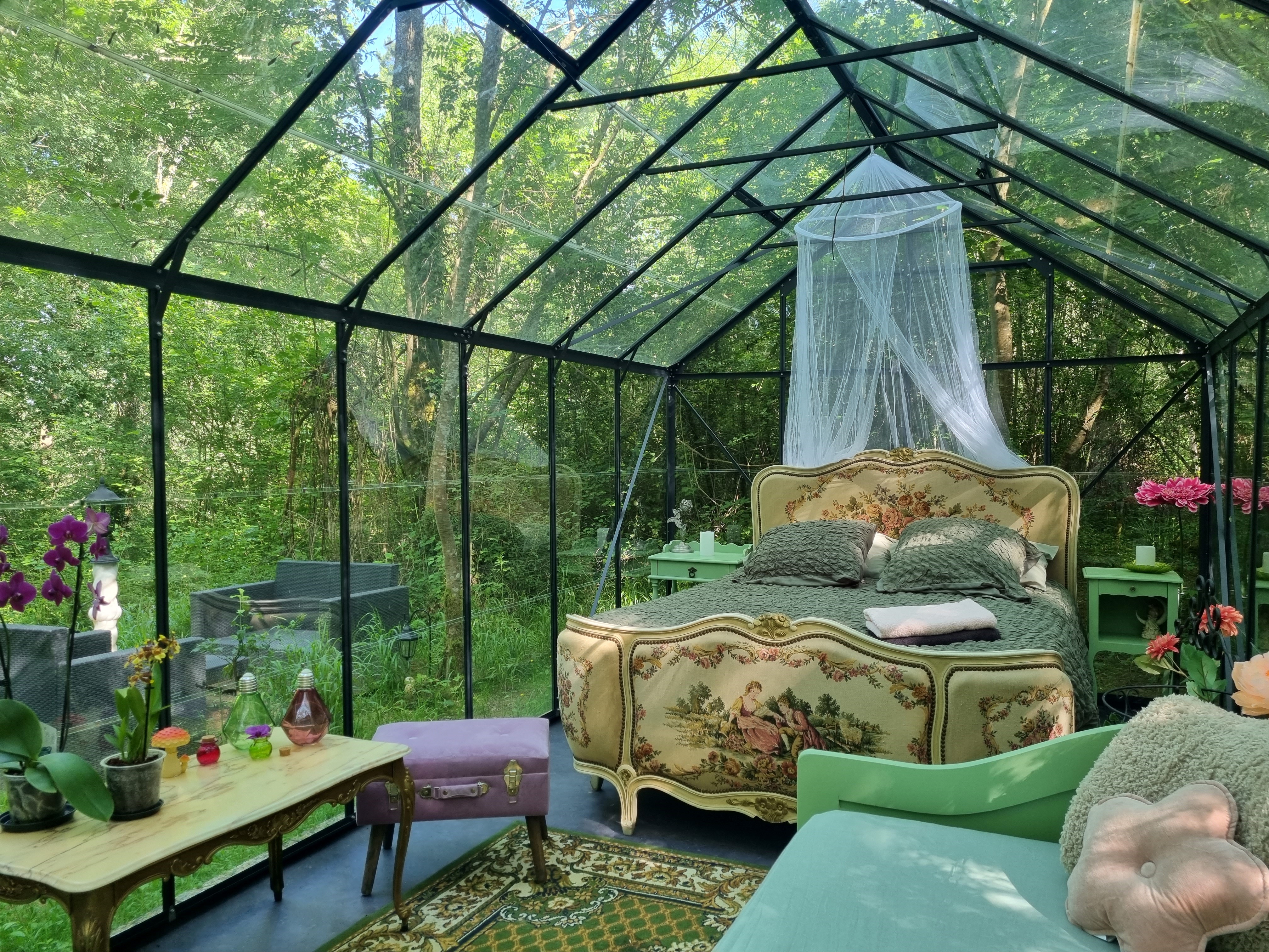 La Serre en pleine nature — Hébergement insolite avec spa à Pyrénées-Atlantiques à Pau — cuisine
