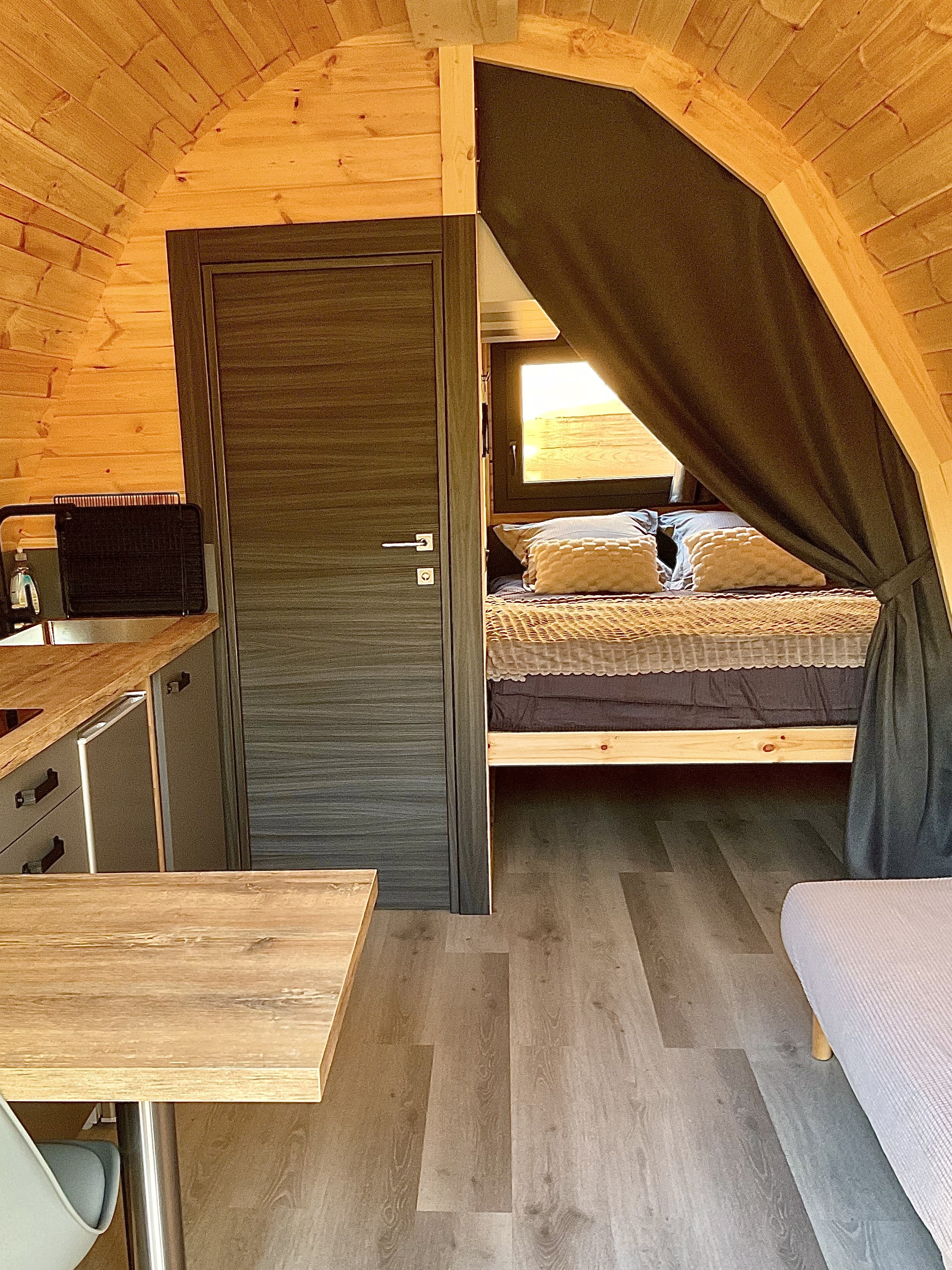 Le Mauzac & spa : un pod enchanteur en Languedoc-Roussillon à Saint Hilaire — vue depuis la terrasse