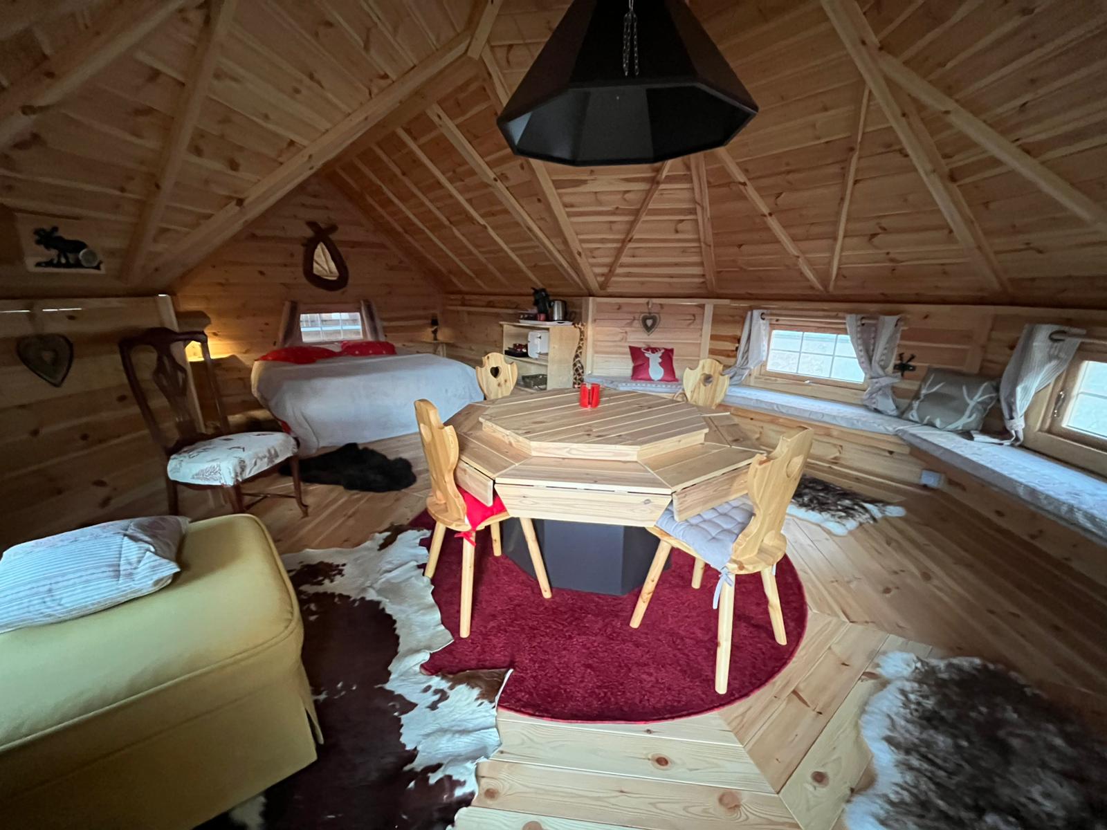 COSY TRIP Kota finlandais — Détente avec spa au pied de la Chartreuse à Saint-Pierre-de-Chartreuse — espace de vie