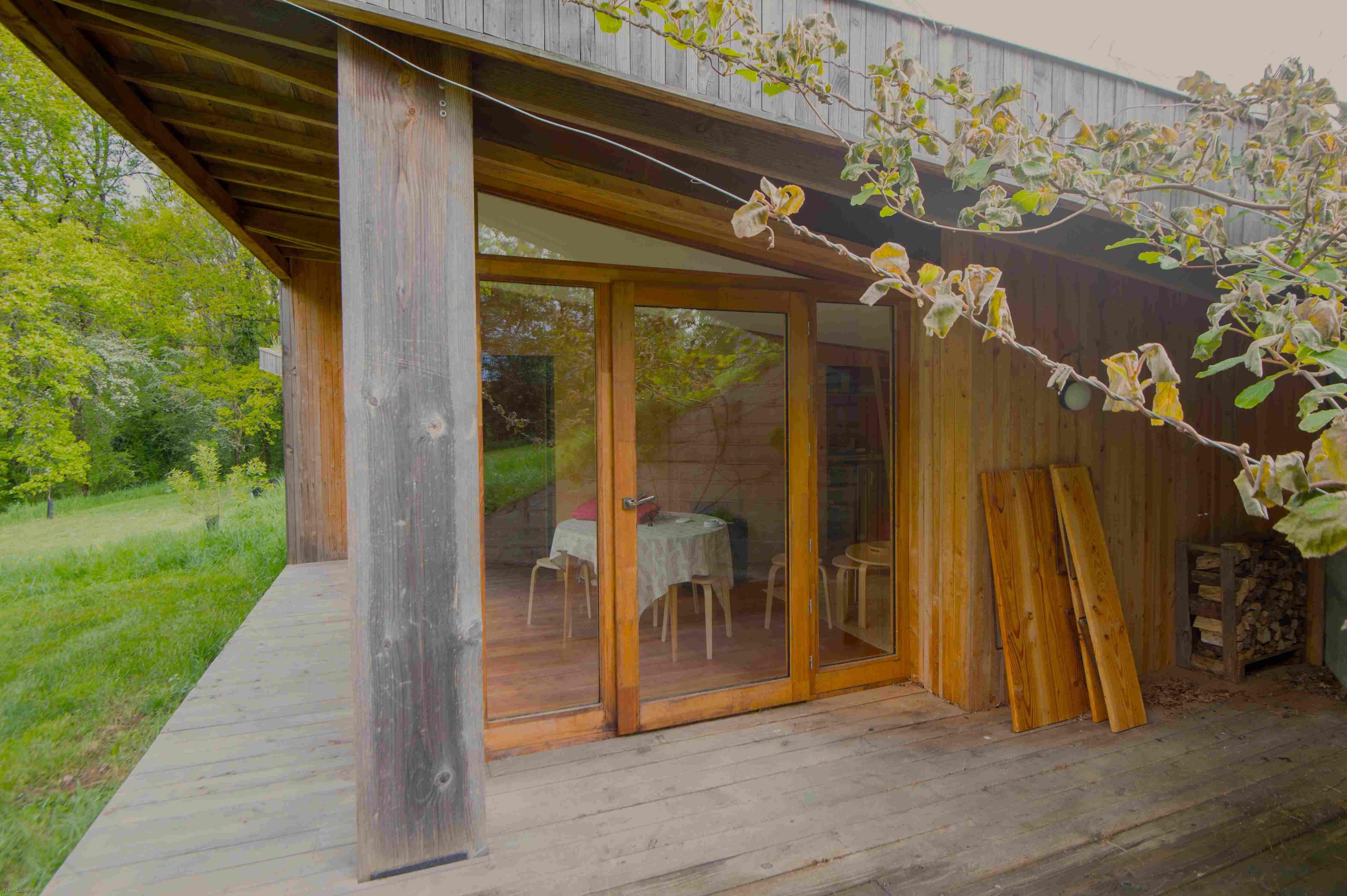 Les cabanes autour du tilleul — Cabane avec spa à Haute-Vienne à Limoges — vue intérieure