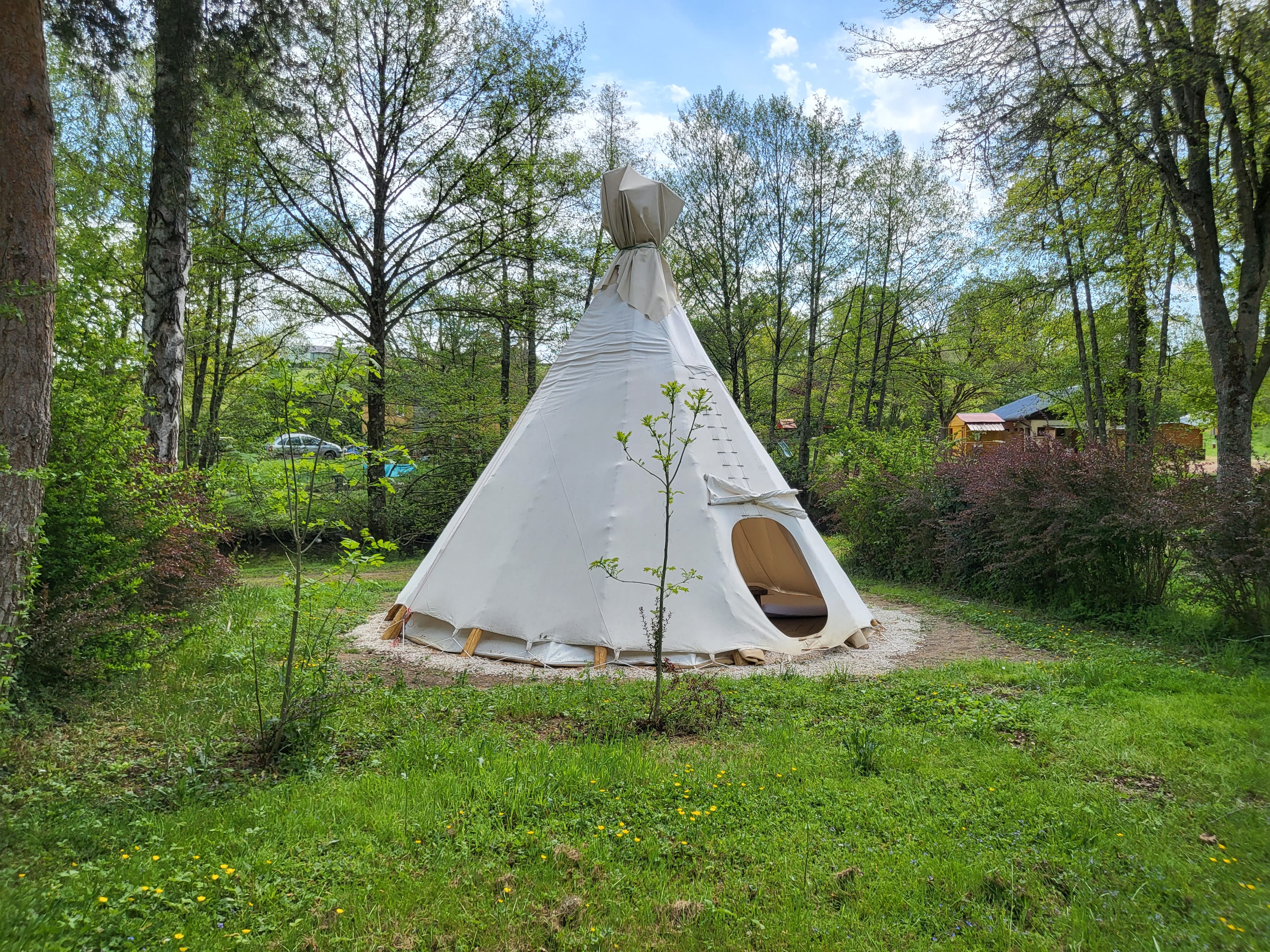 Le Tipi : une expérience immersive en Auvergne