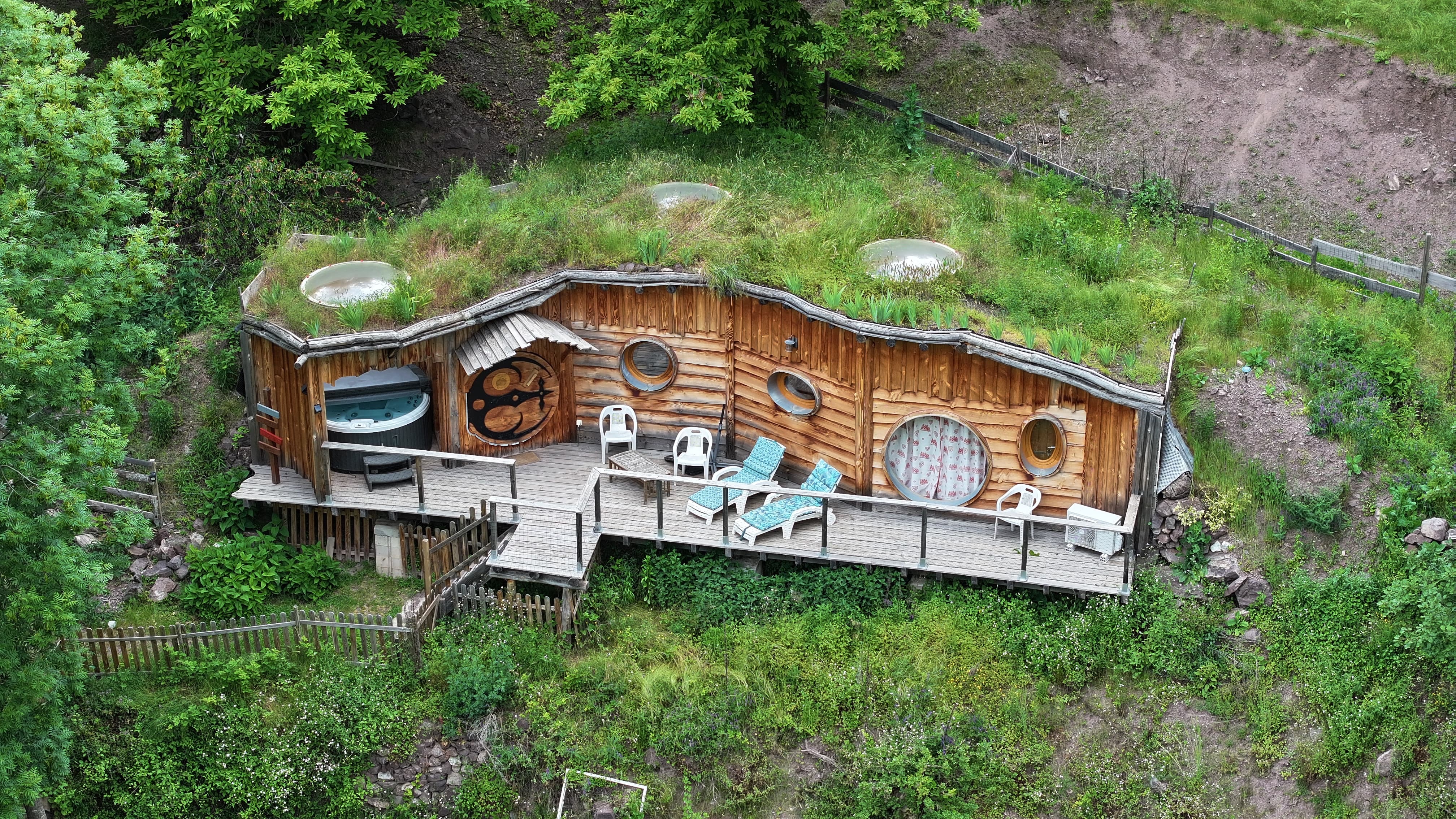 Cabane Hobbit de Belvédère — Maison insolite avec spa à Belvédère (Alpes-Maritimes)