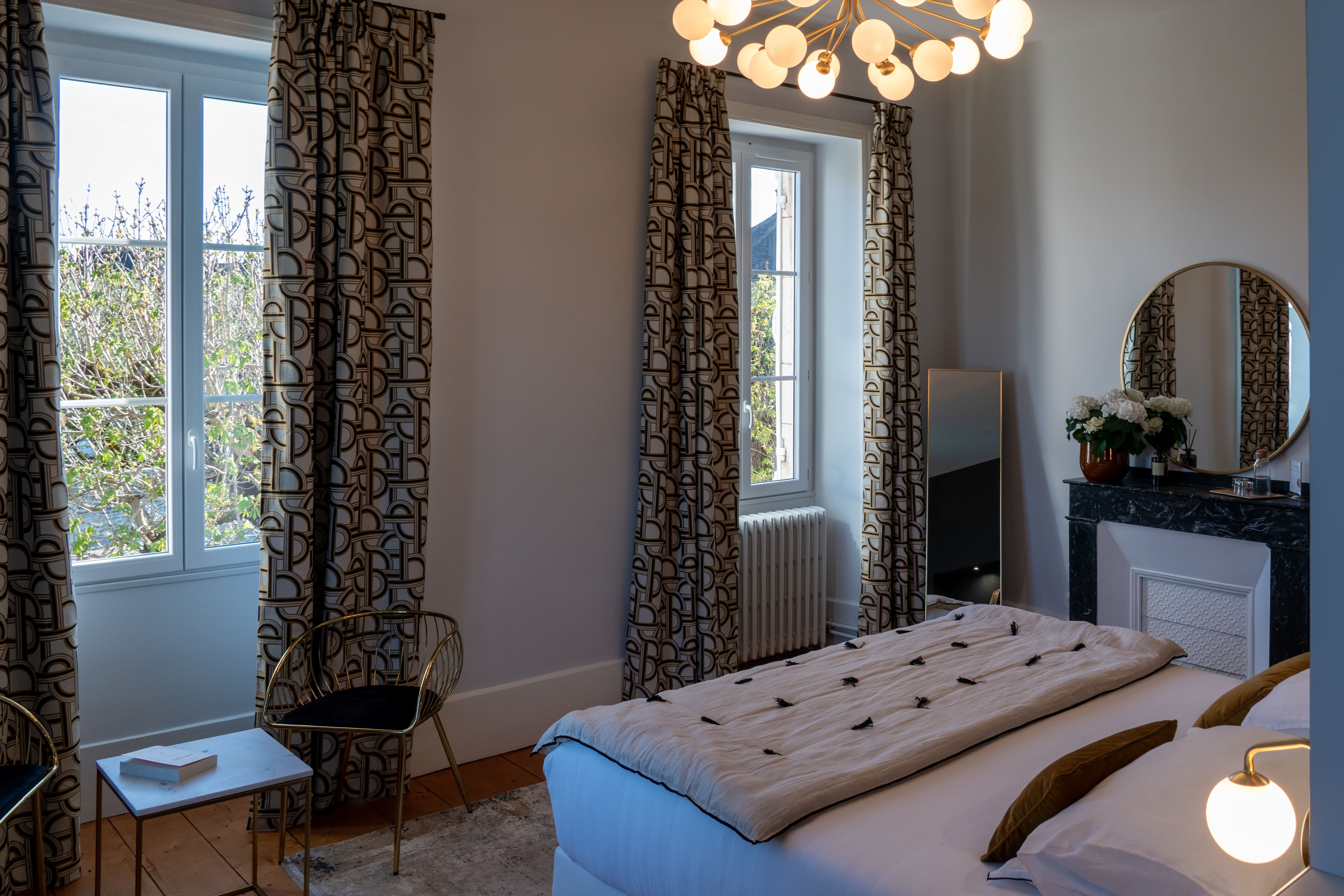 Suite Pierre de Lune — Maison insolite avec cheminée à Gramat (Lot)