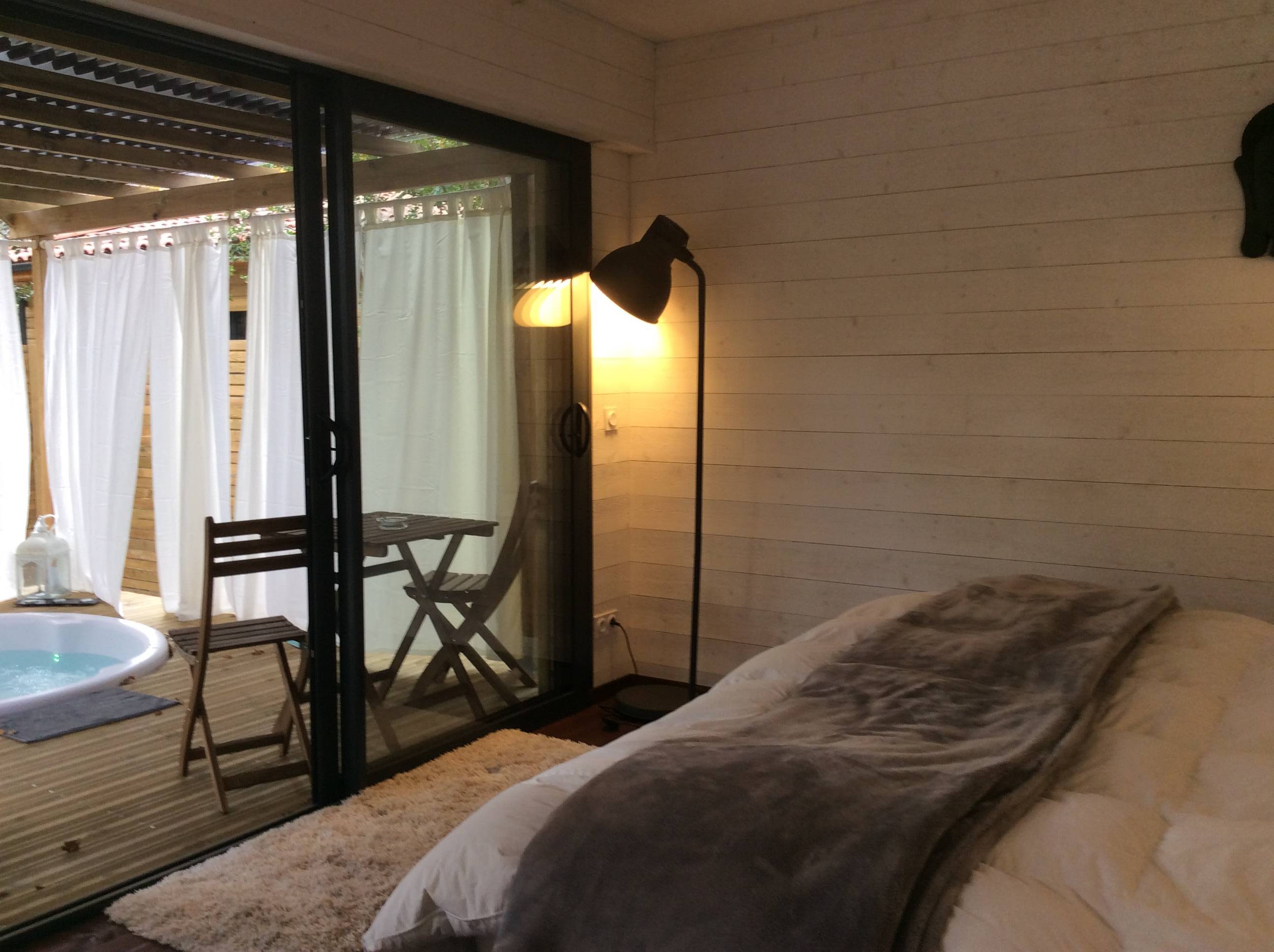 Cabane Jack & Spa : une évasion romantique en Aquitaine à Audenge — salle de bain