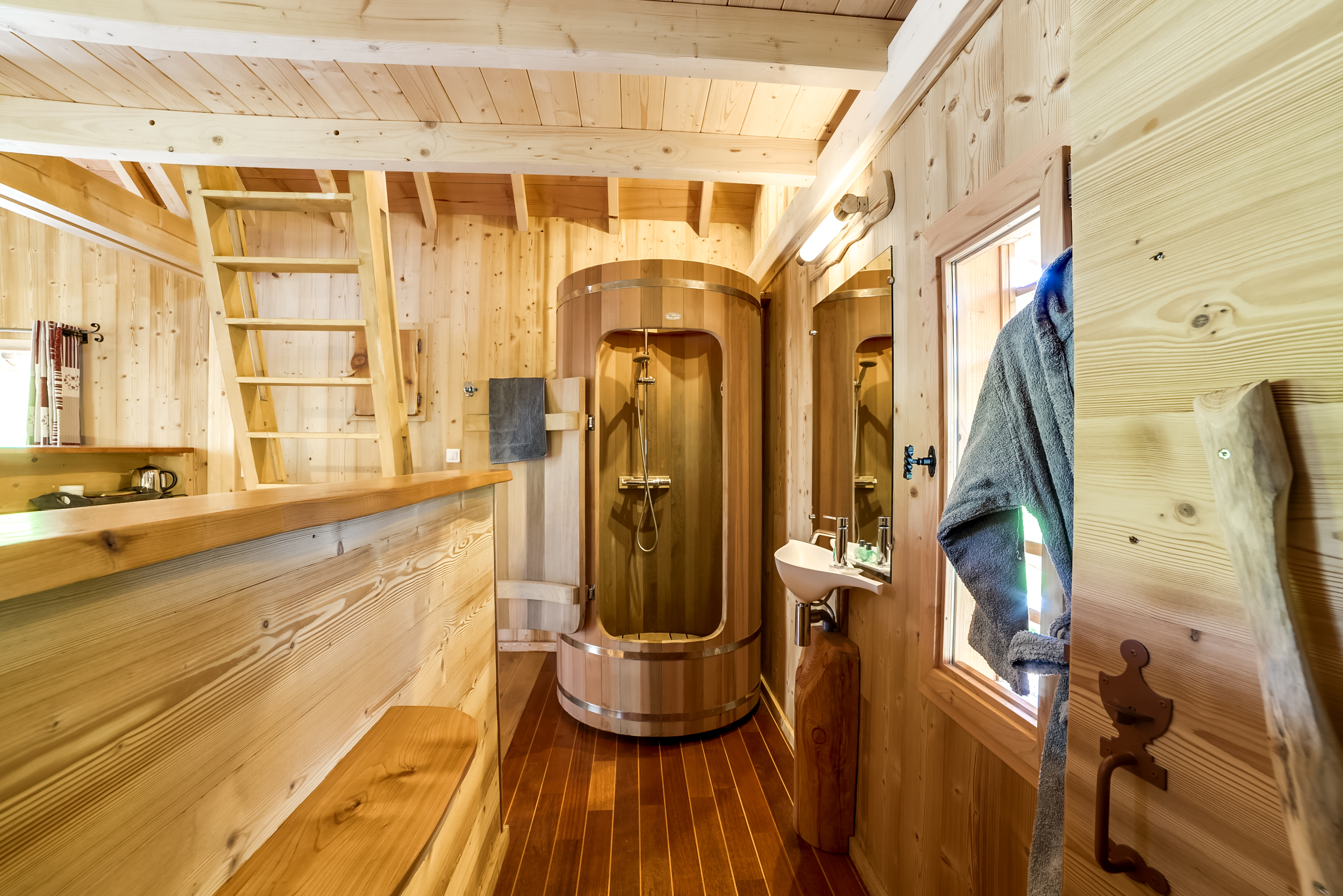 Cabane Spa des Cyprès : une expérience unique en Franche-Comté à Corcelle-Mieslot — vue depuis la terrasse