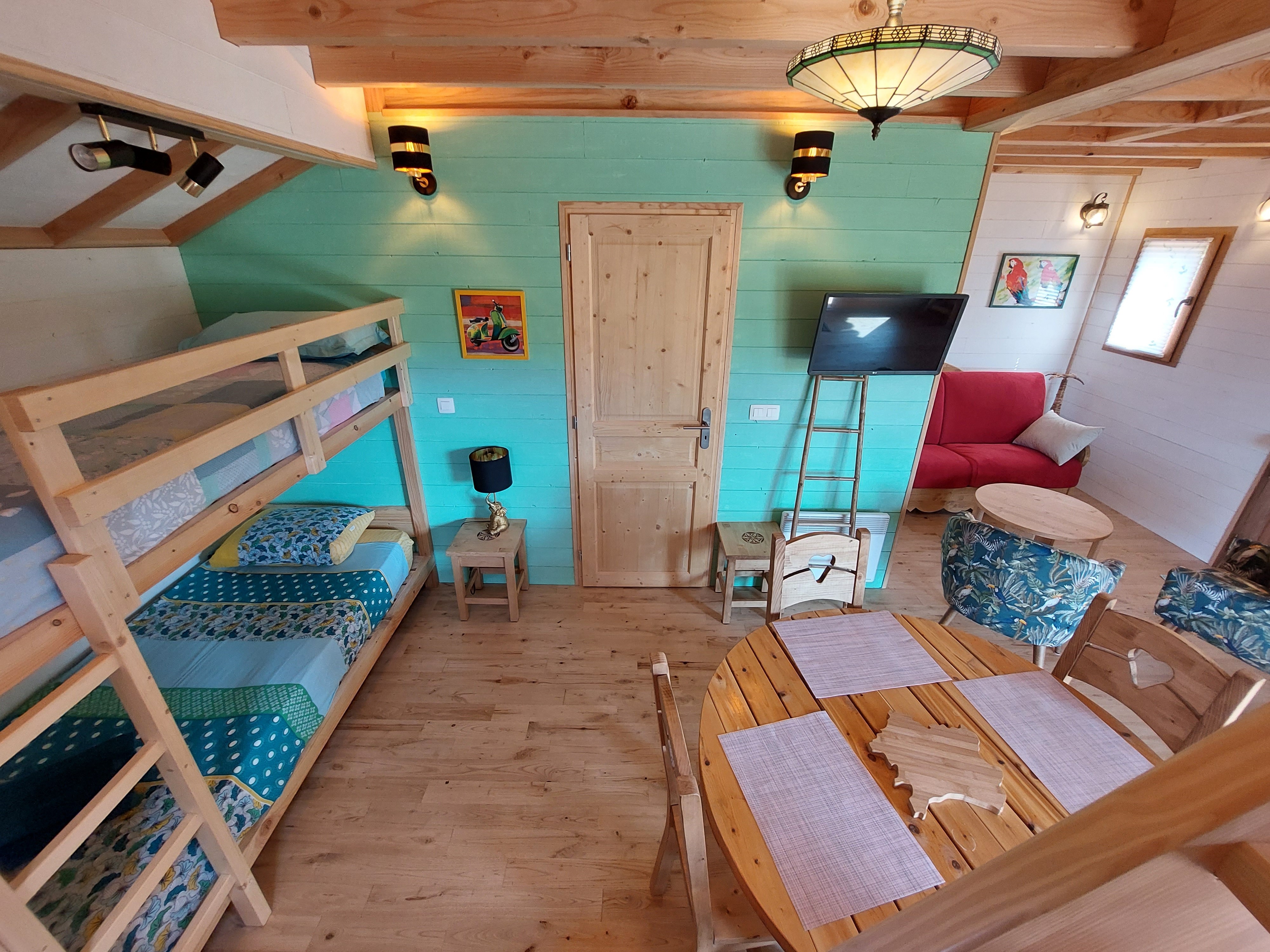 Cabane Asiatique — Séjour exotique avec spa à Vercors, Drôme à Saint-Jean-En-Royans — vue intérieure