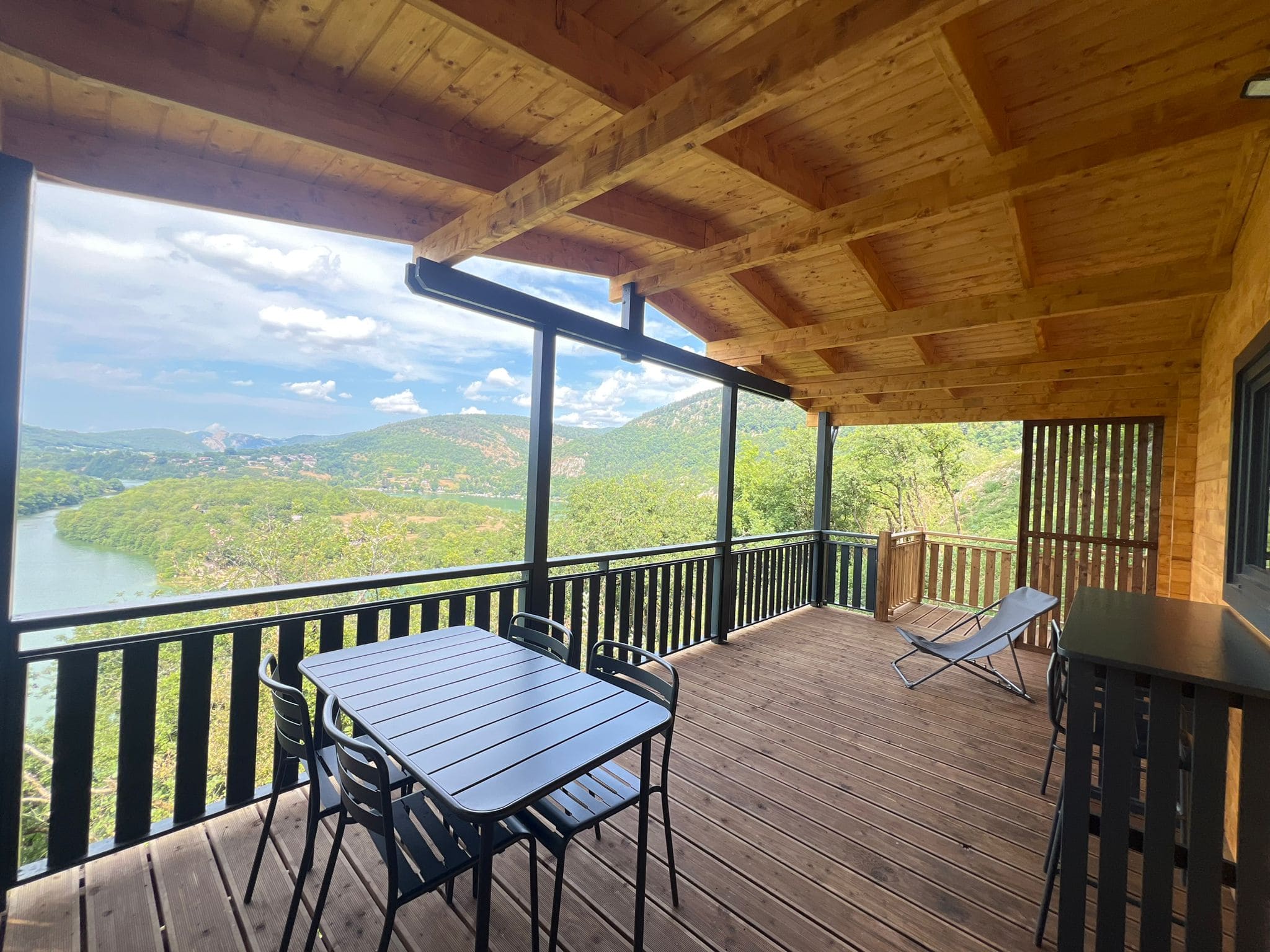 Lodge Le Chamois — Chalet avec terrasse panoramique à Ain
