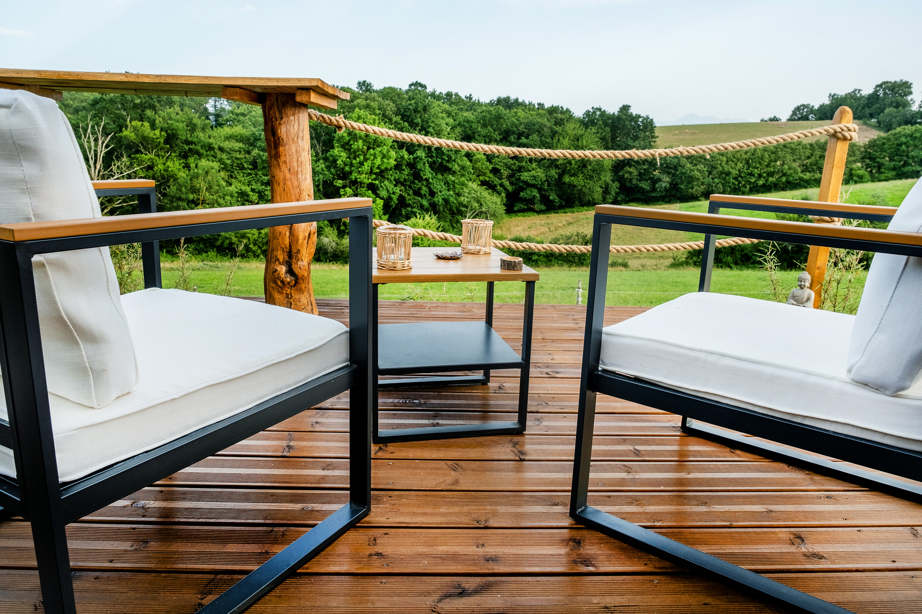 La Belle Ronde : une cabane avec vue imprenable à Senac — vue depuis la terrasse