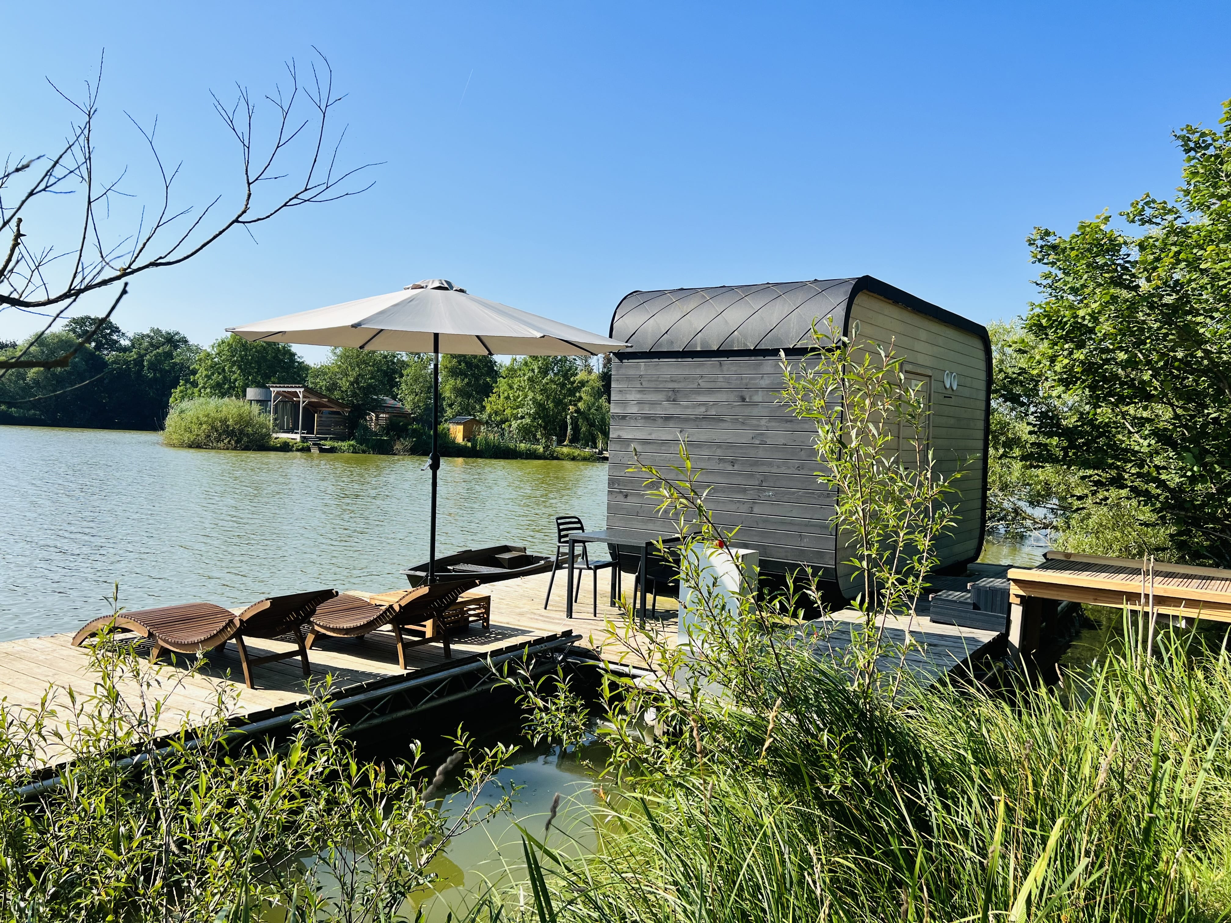 Cabane Héron — Écolodge romantique avec spa à Ain à Druillat — espace de vie