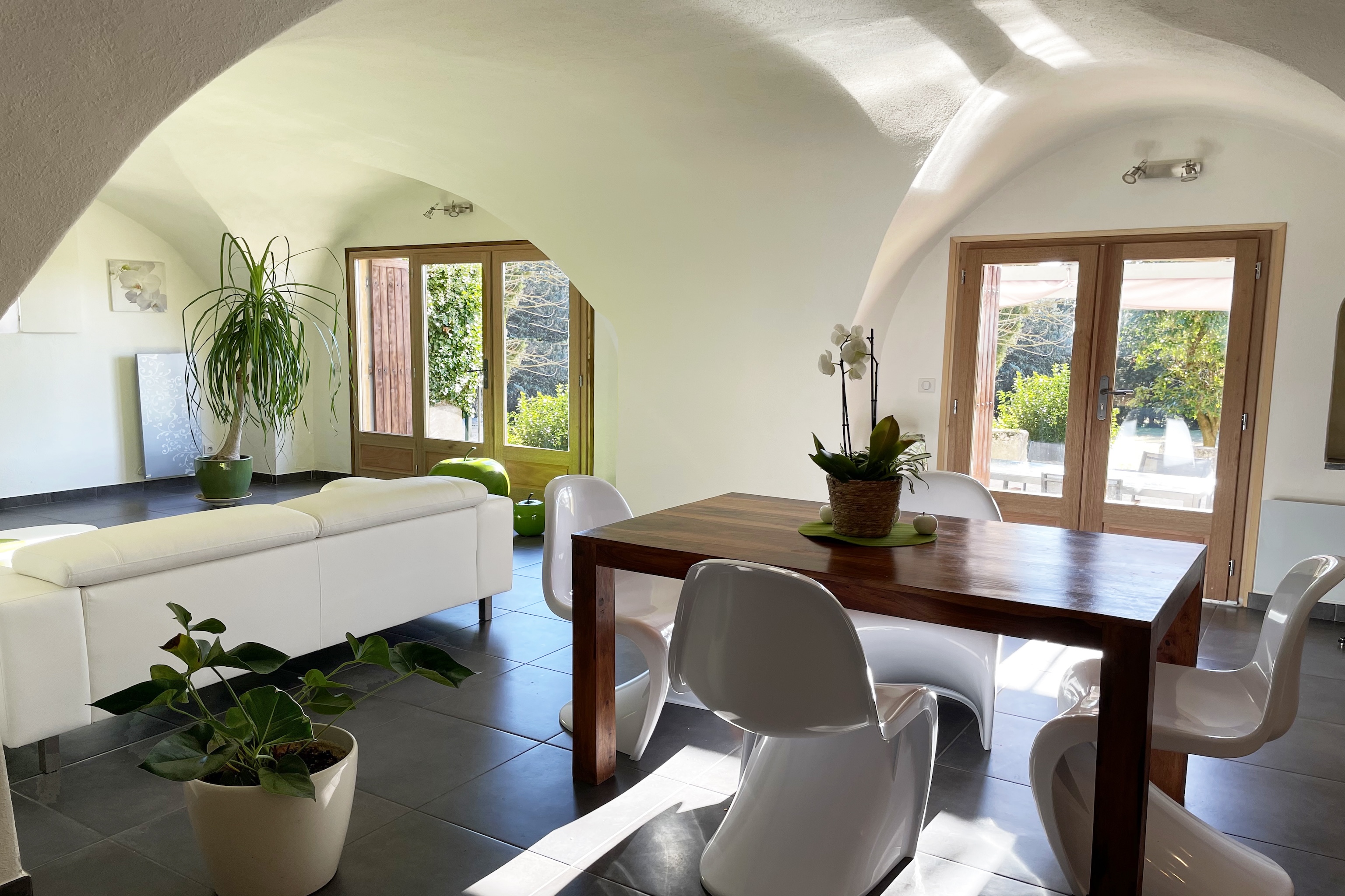 Rêve d'Evan & Spa : une évasion sensorielle en Languedoc-Roussillon à Carnas — chambre