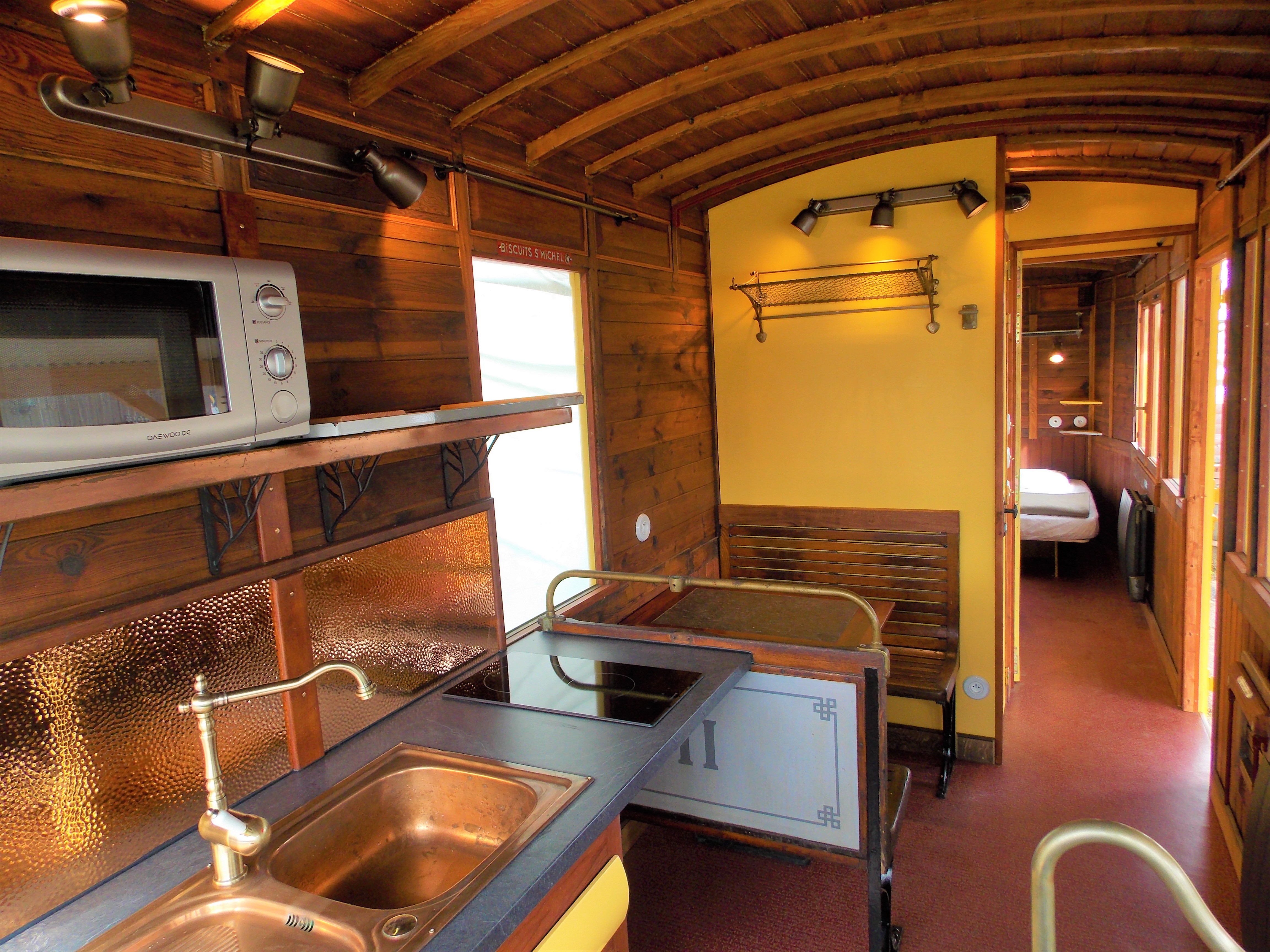 Tramway Nantais — Hébergement insolite avec spa à Saint-Michel-Chef-Chef à Saint-Nazaire — espace de vie