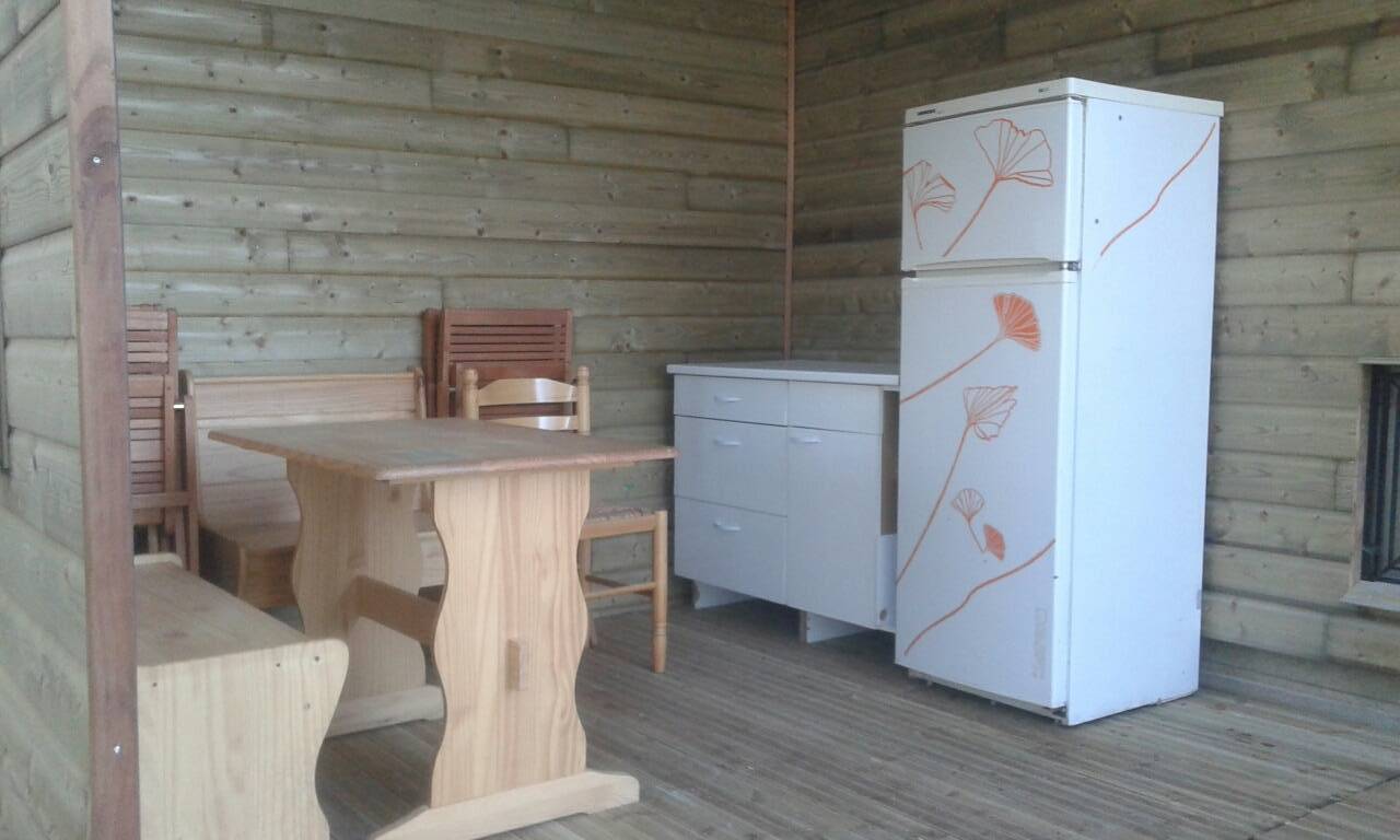 Votre évasion en yourte au cœur de la verdure auvergnate à Treignat — salle de bain