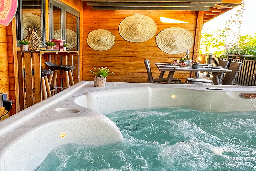 Tropical Gold & Spa — Chalet avec spa à Castellon à Castellon — vue intérieure