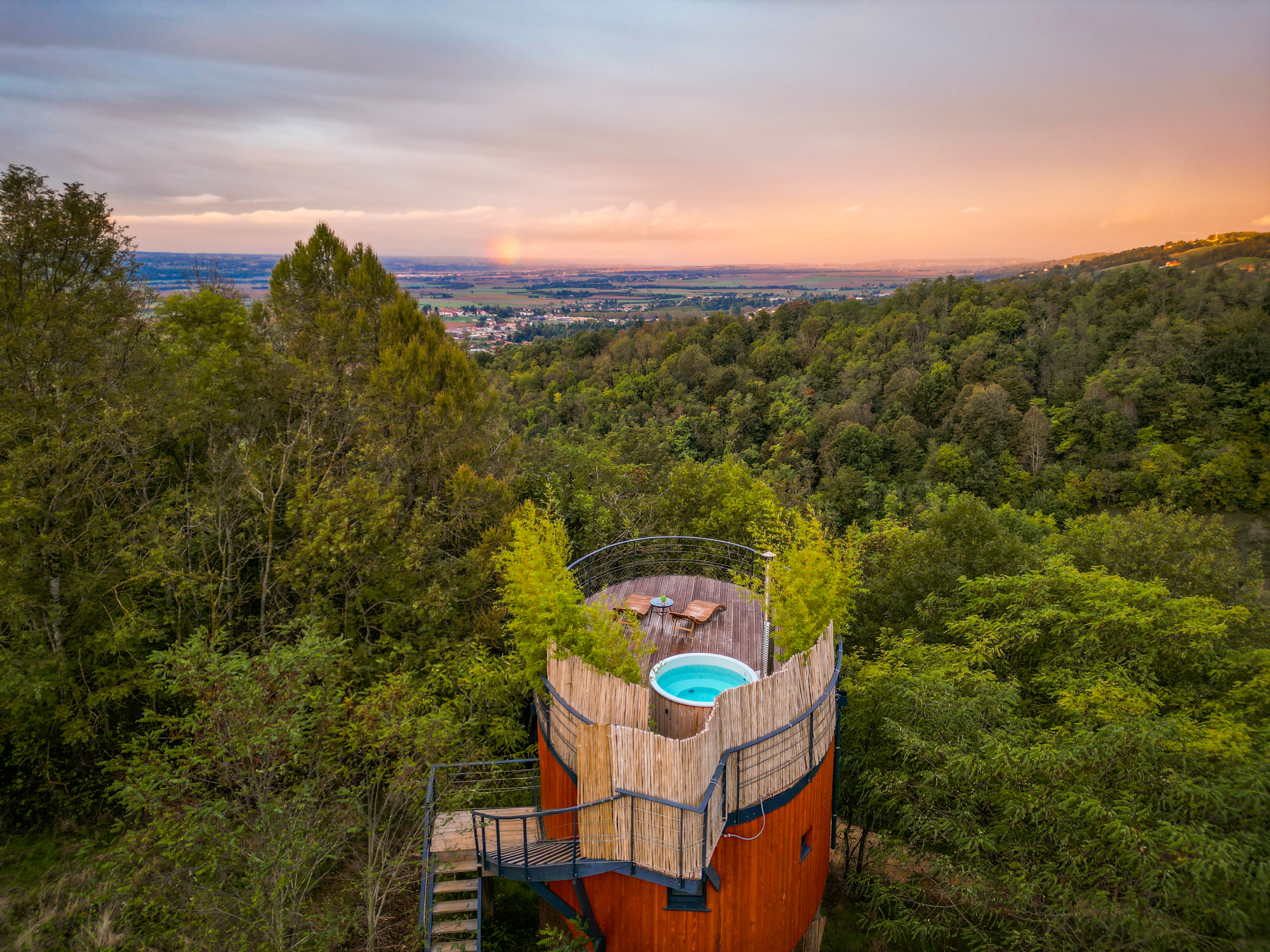 Lodge SPA Prestige : une cabane sur pilotis au cœur des Alpes à Gillonnay — chambre