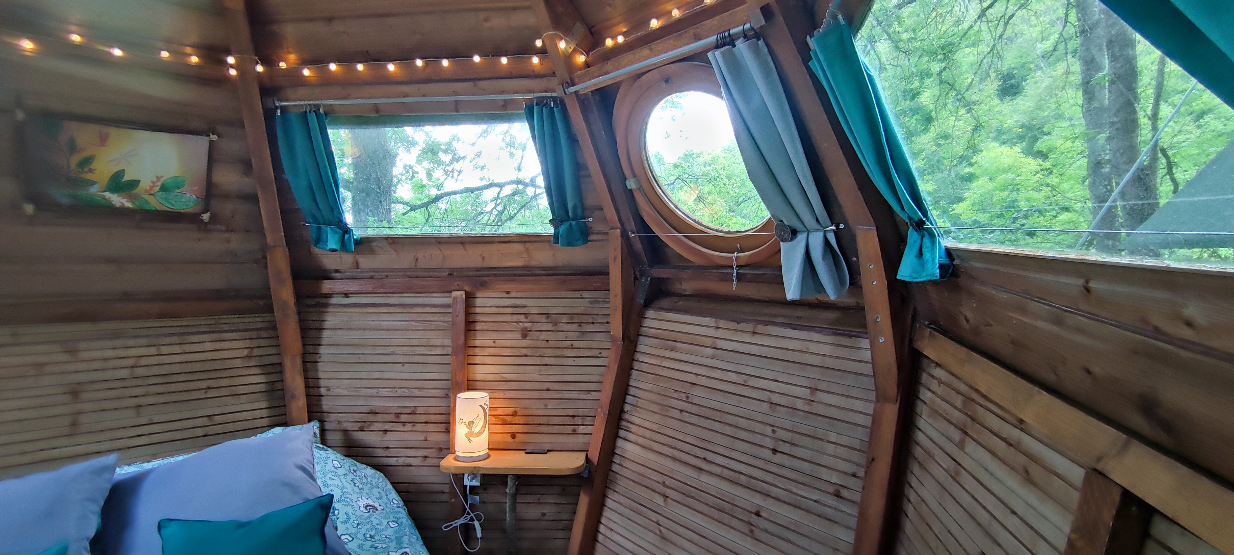 Le Nid des Farfadets : une cabane perchée au cœur de la nature à Chamigny — environnement naturel