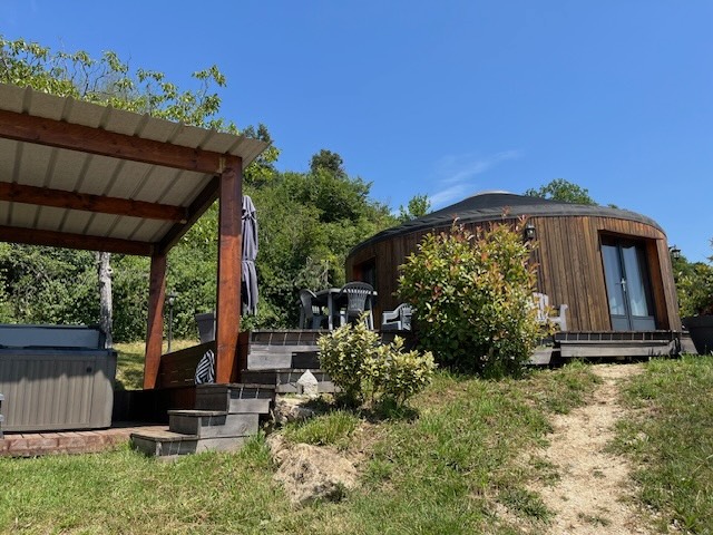Cabane Spa Rêve en Périgord — Cabane avec jacuzzi à Sarlat en Dordogne à Sarlat-la-Canéda — chambre