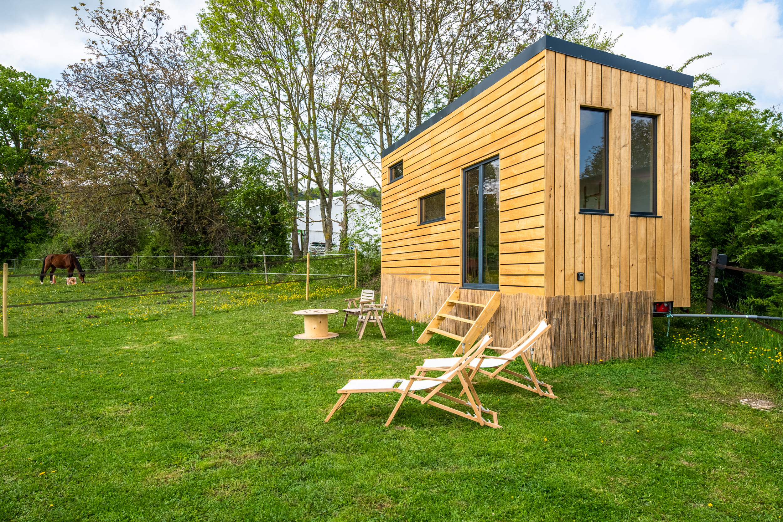 Tiny House Le Paddock — Évasion nature avec spa à Chambly (Oise) à Chambly — cuisine
