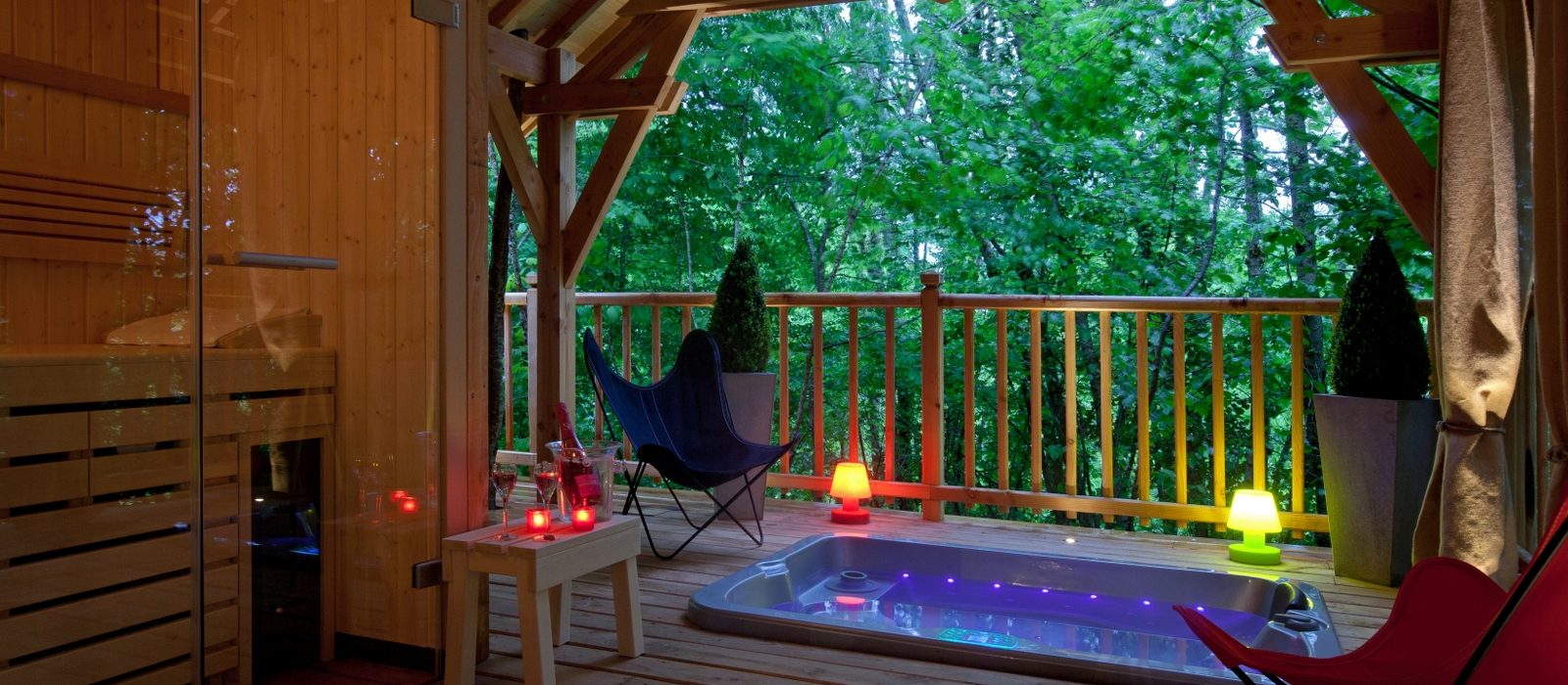 Cabane Spa Cyprès si Haut : une évasion dans les arbres à Saint Mexant — cuisine