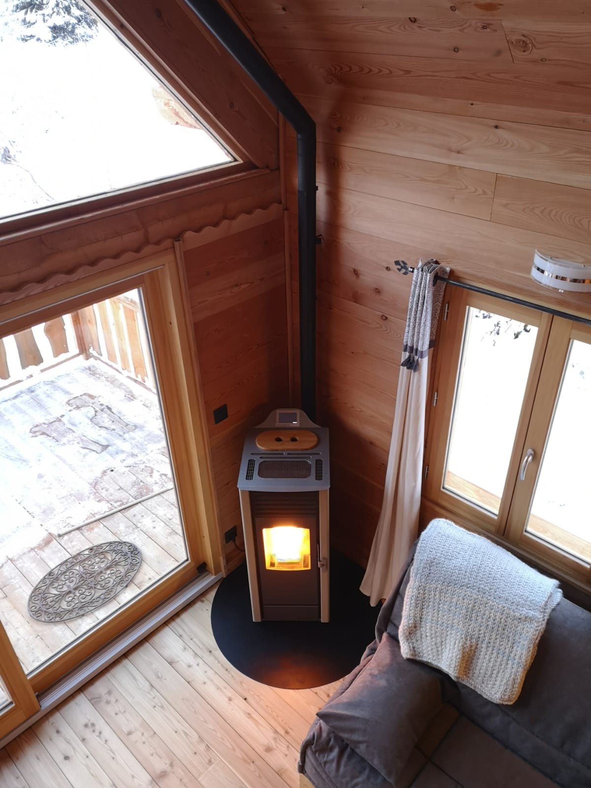 Cabane Les Séolanes : une escapade perchée en pleine nature à Le Lauzet Ubaye — chambre