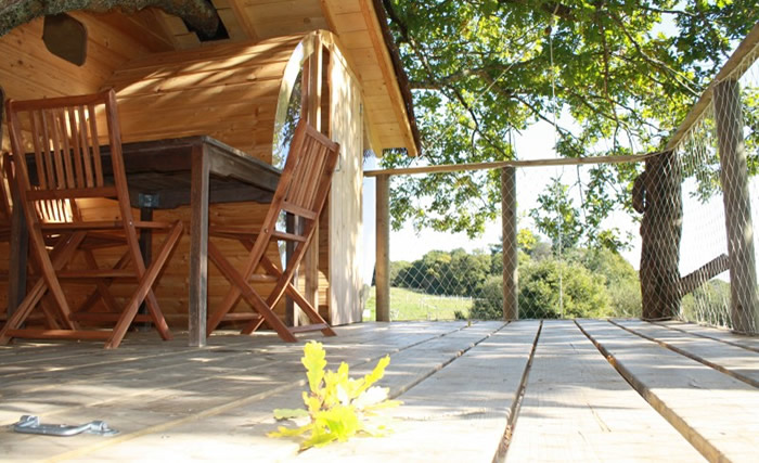 La cabane perchée de Sterenn : une expérience unique dans les arbres à Ploemel — espace de vie