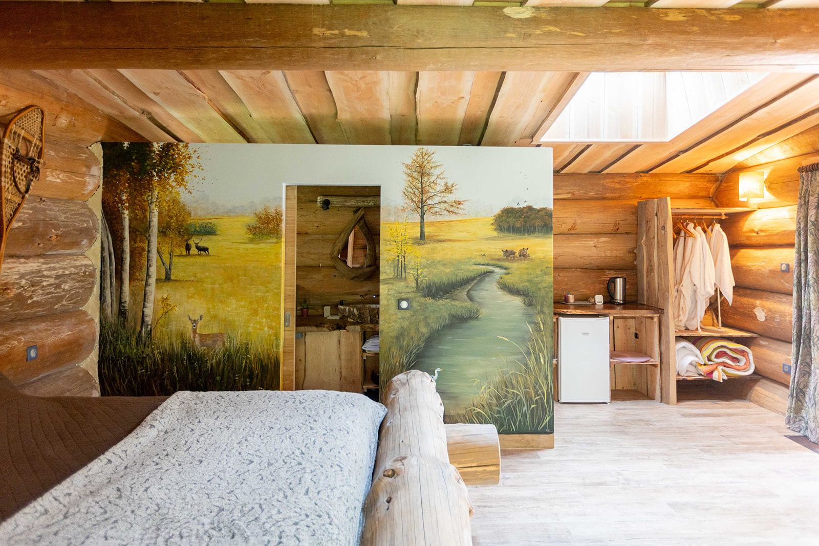 La Fuste & Spa : une cabane de trappeur au cœur de la nature à Echouboulains — vue depuis la terrasse