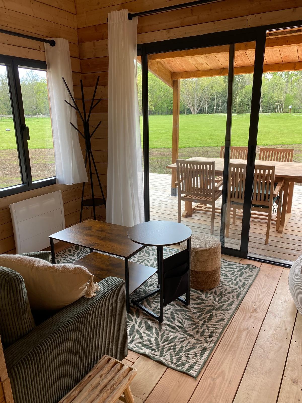 Le Nid des Renouveaux — Cabane avec vue sur étang à Oise à Beauvais — vue depuis la terrasse
