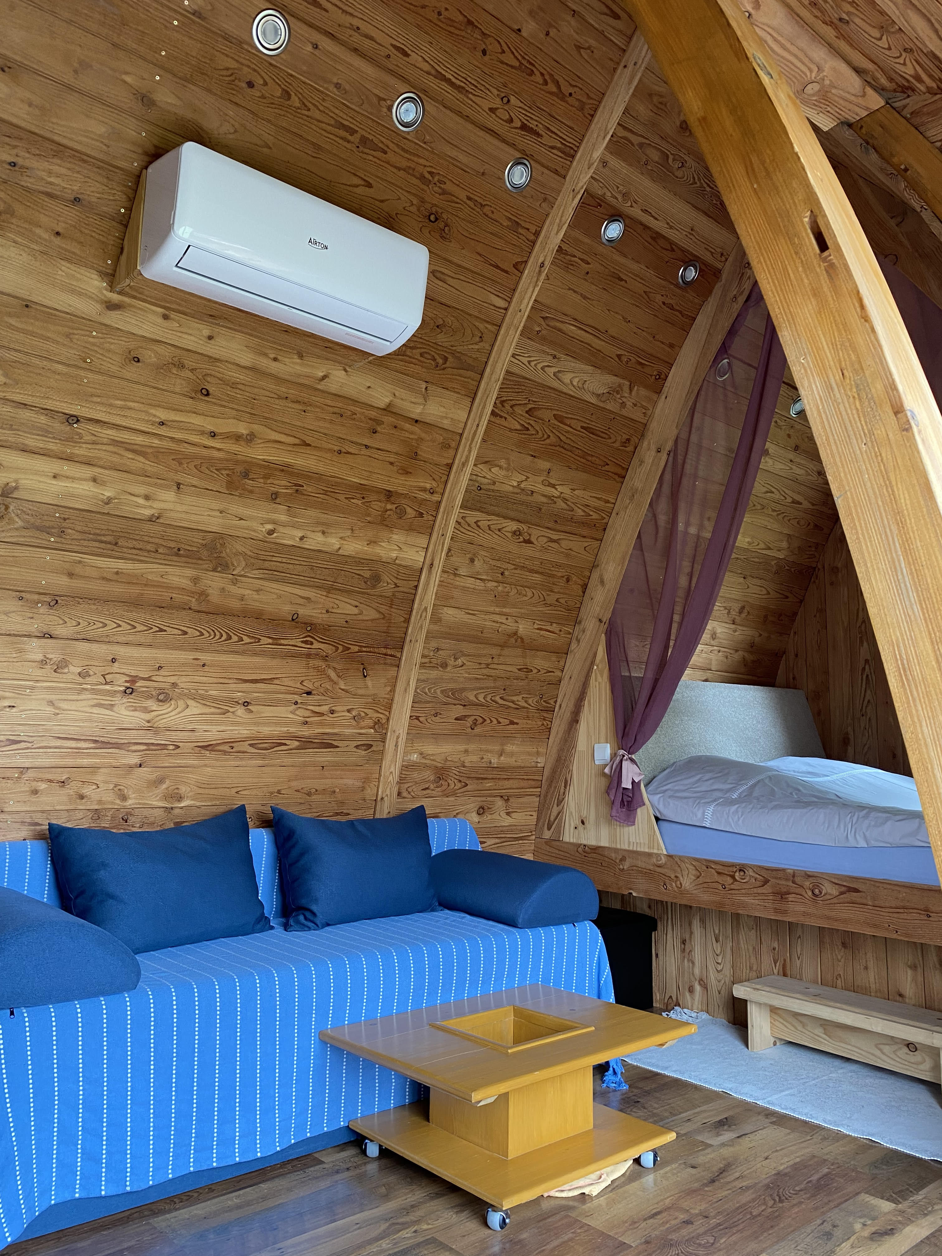 Tiny house 5/6 places — Séjour avec spa à Puy-de-Dôme à Issoire — vue depuis la terrasse